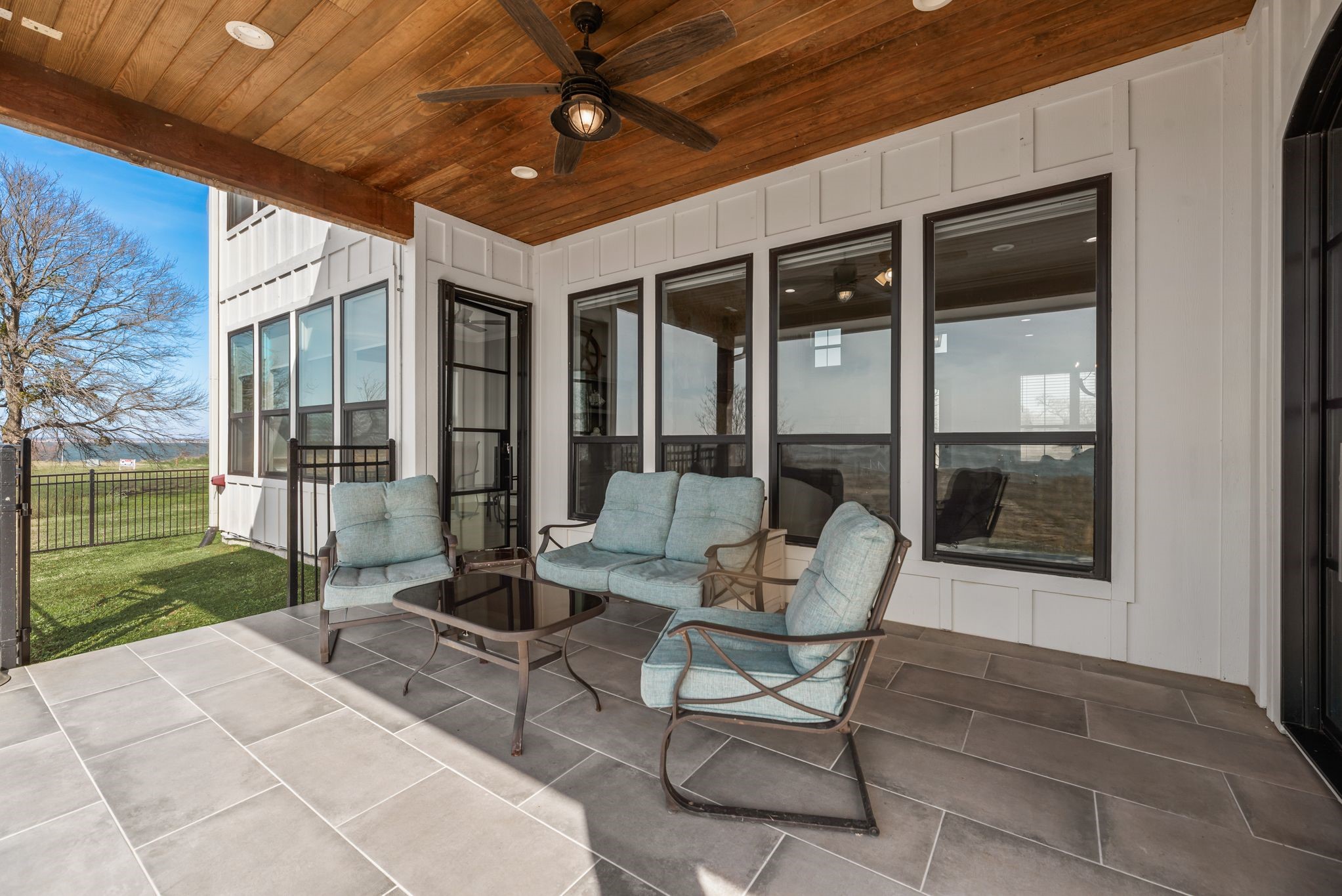 3016 Lake Ridge Drive