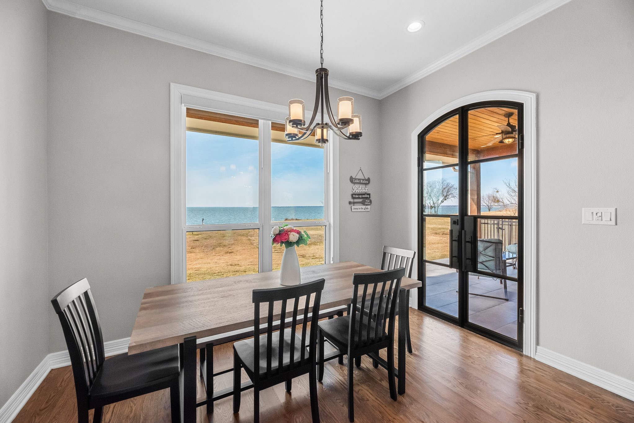 3016 Lake Ridge Drive