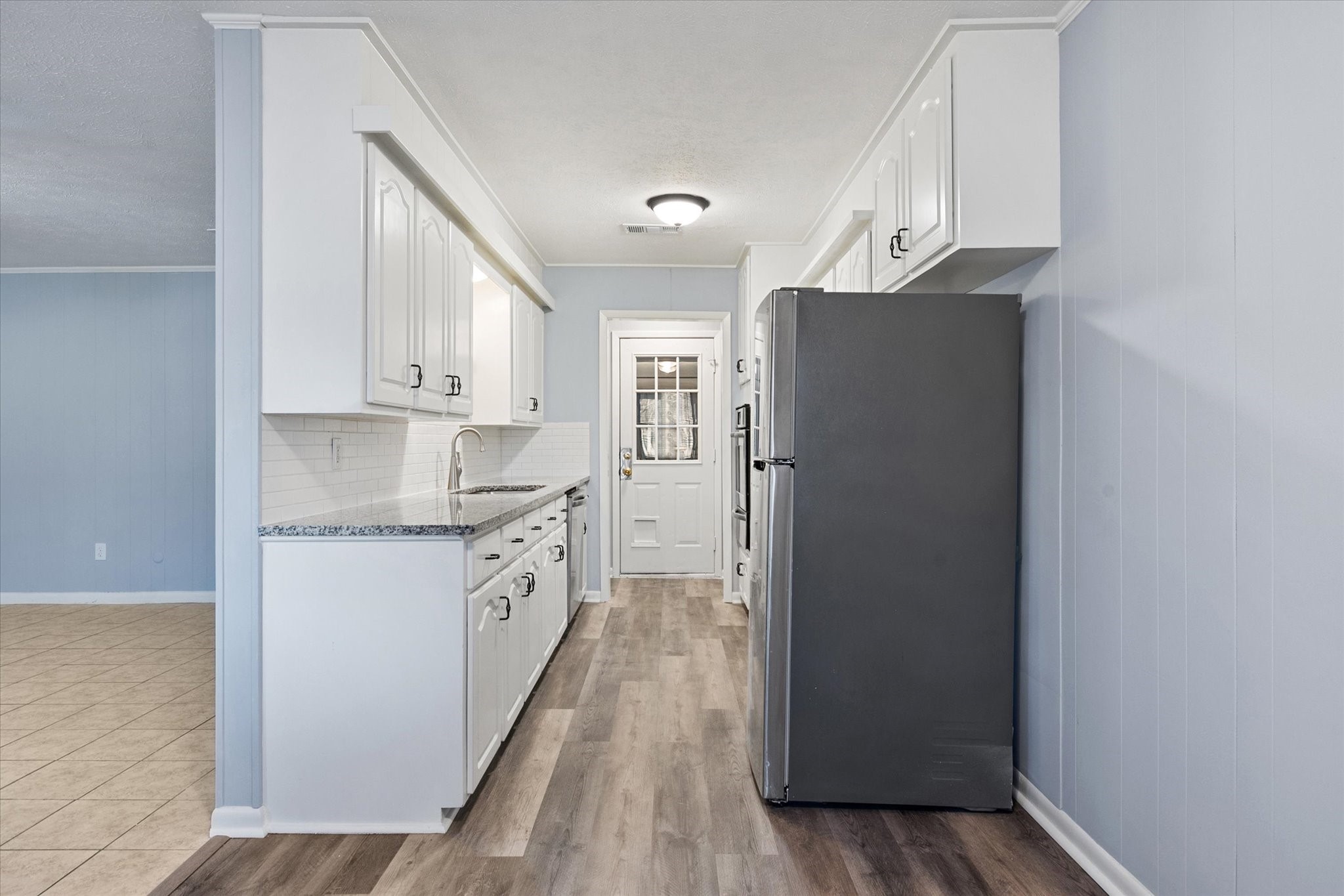 208 Gladstone Avenue