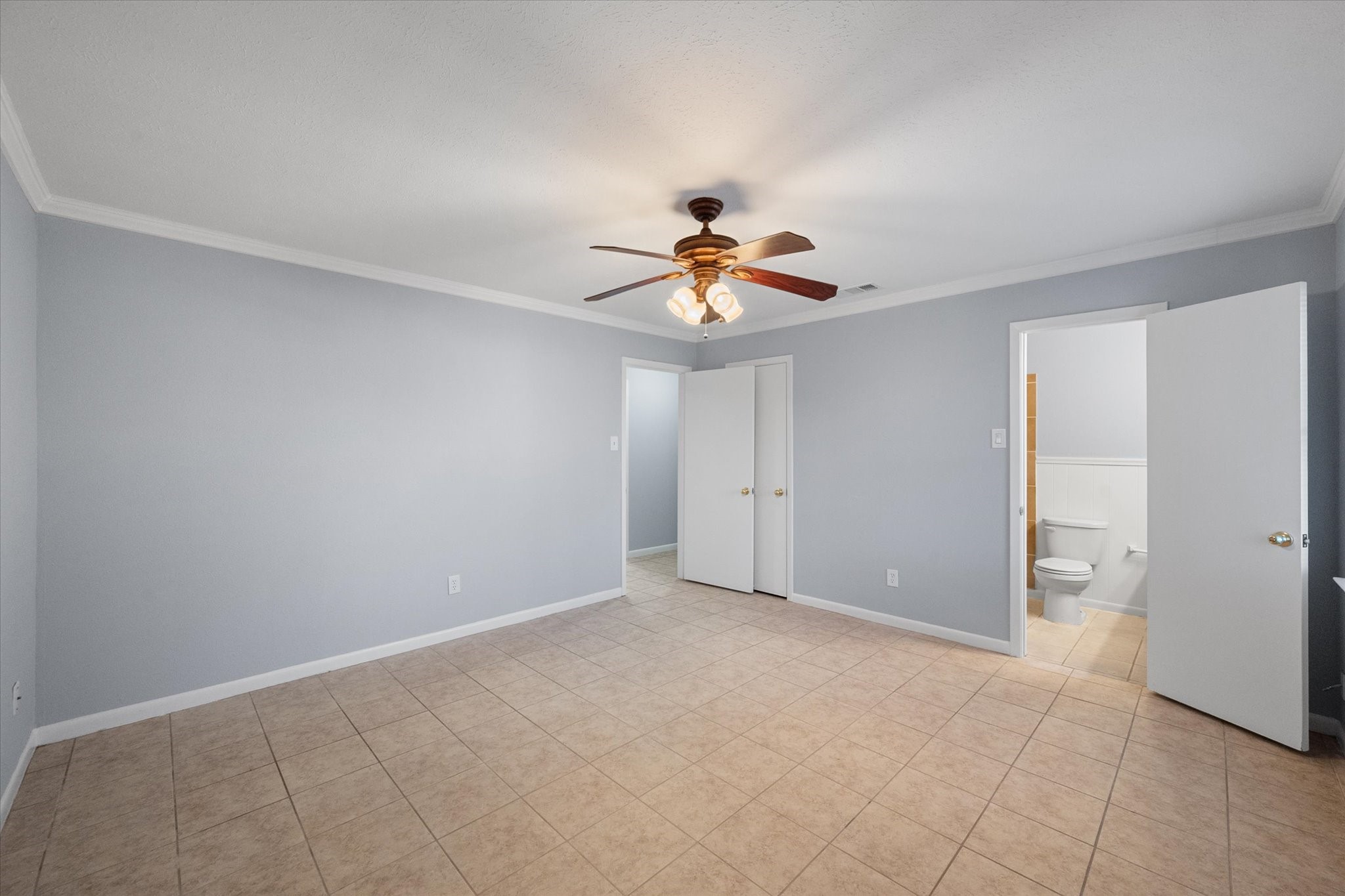 208 Gladstone Avenue