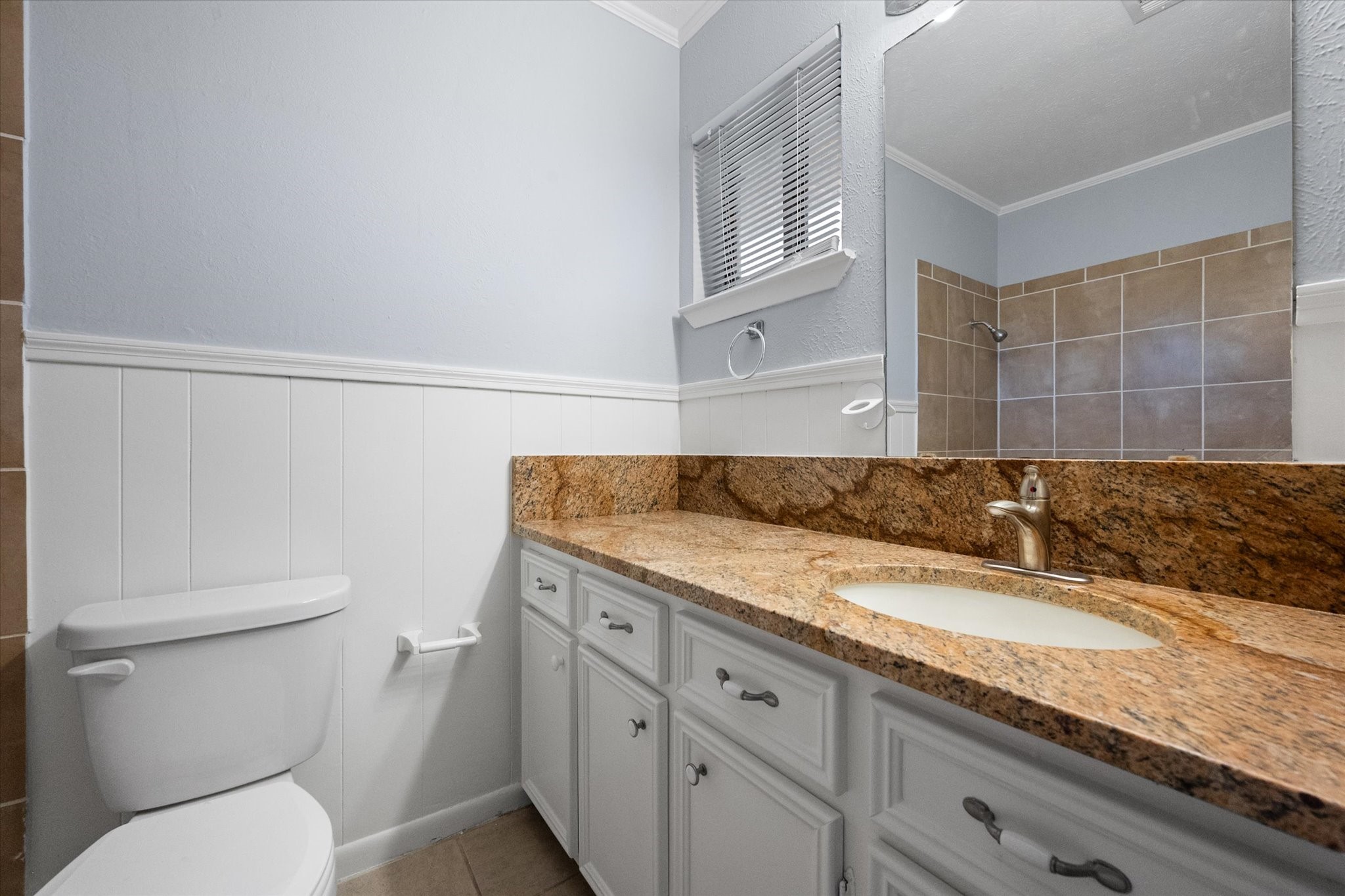 208 Gladstone Avenue