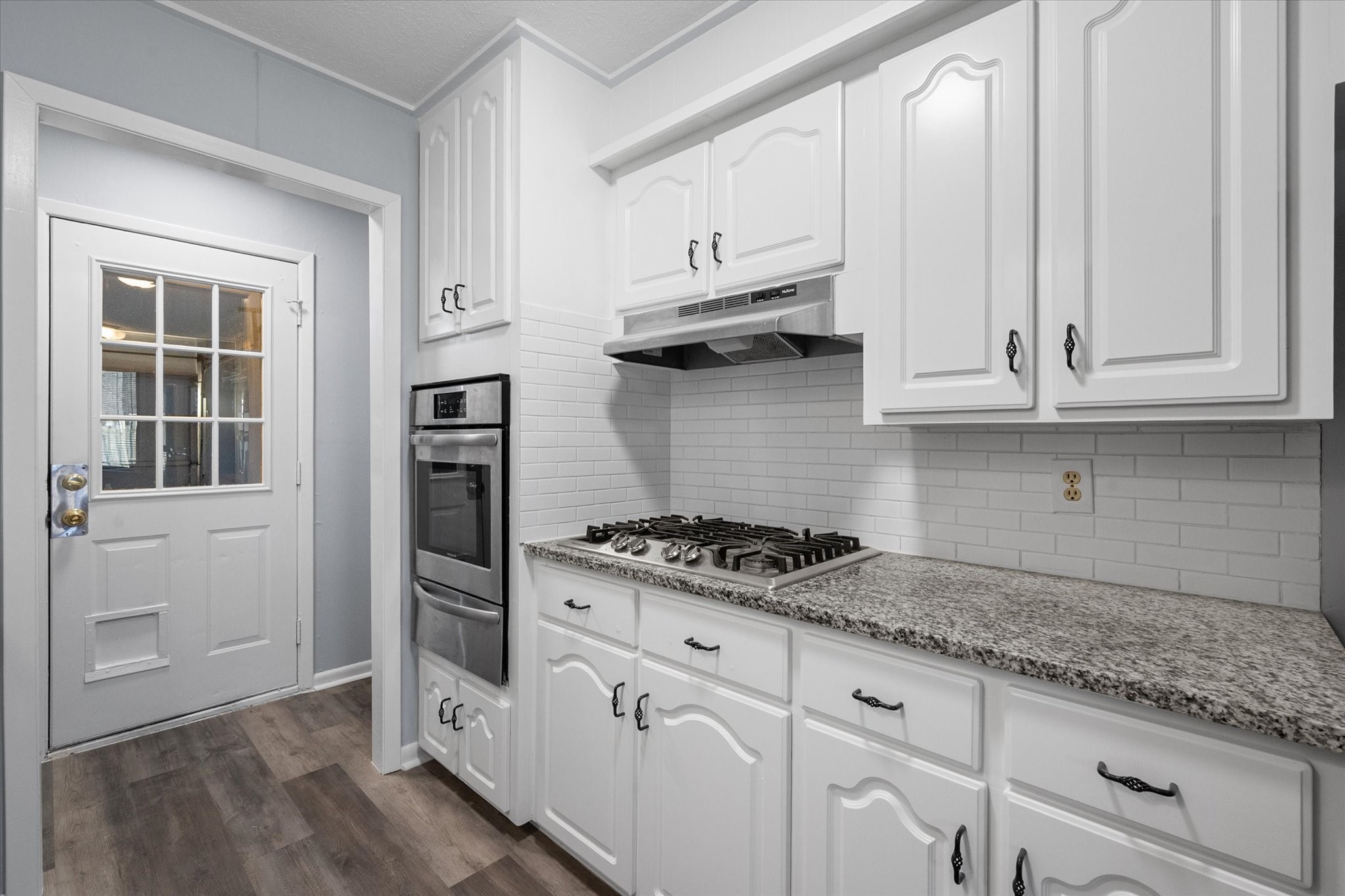 208 Gladstone Avenue