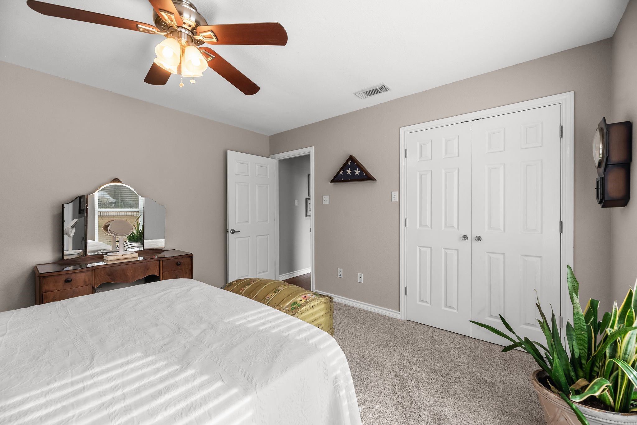 5046 Loper Circle