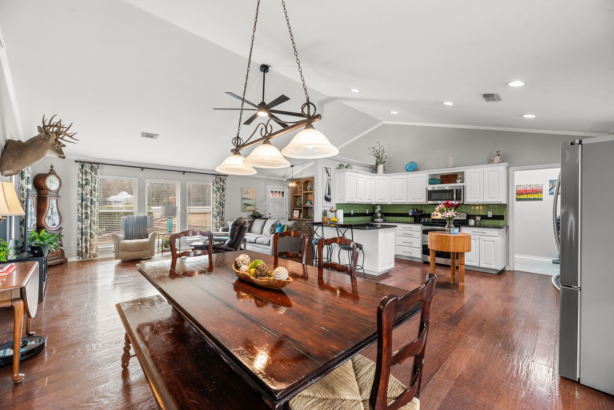 5046 Loper Circle