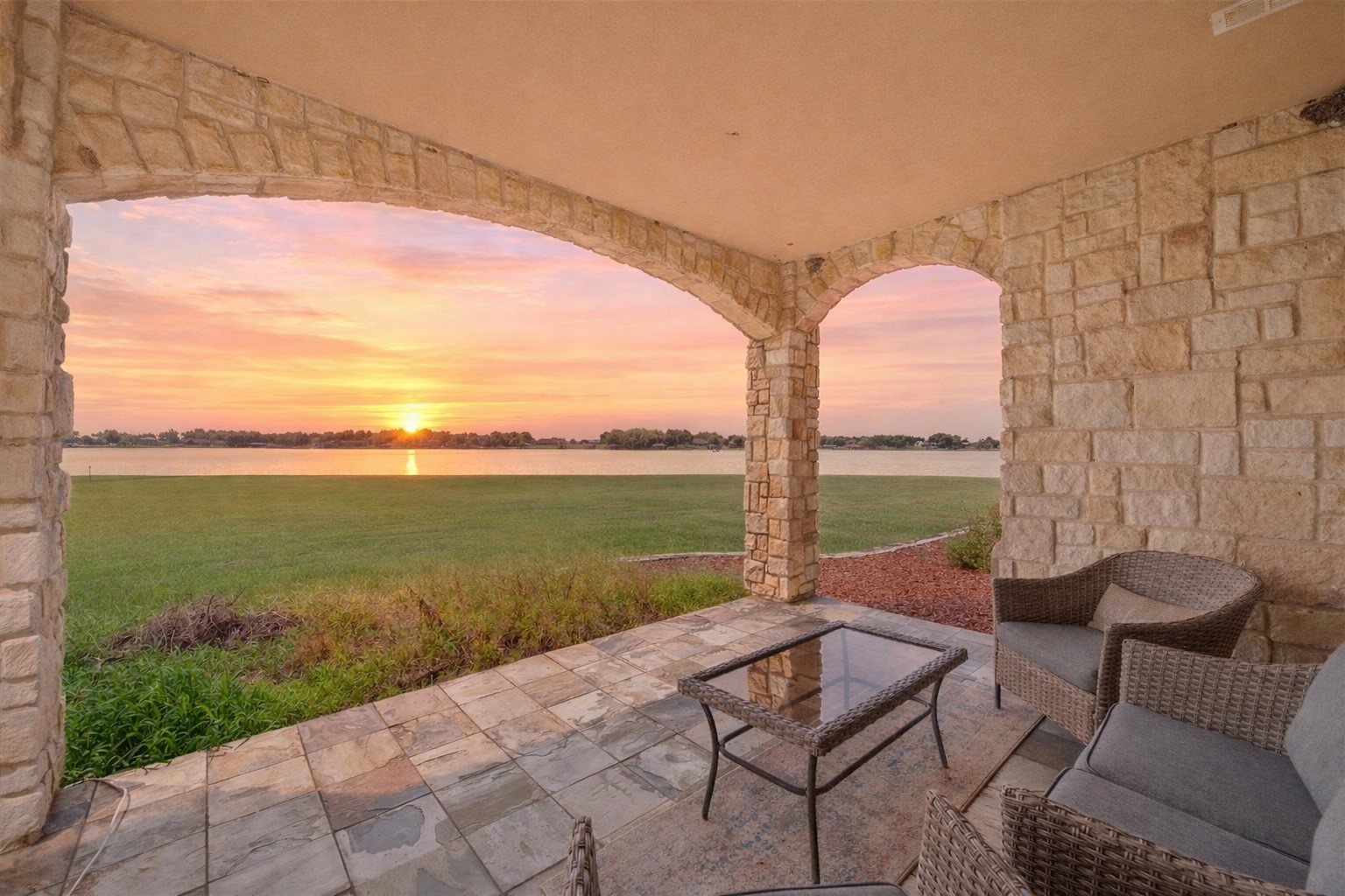 9900 Northshore Boulevard 3105