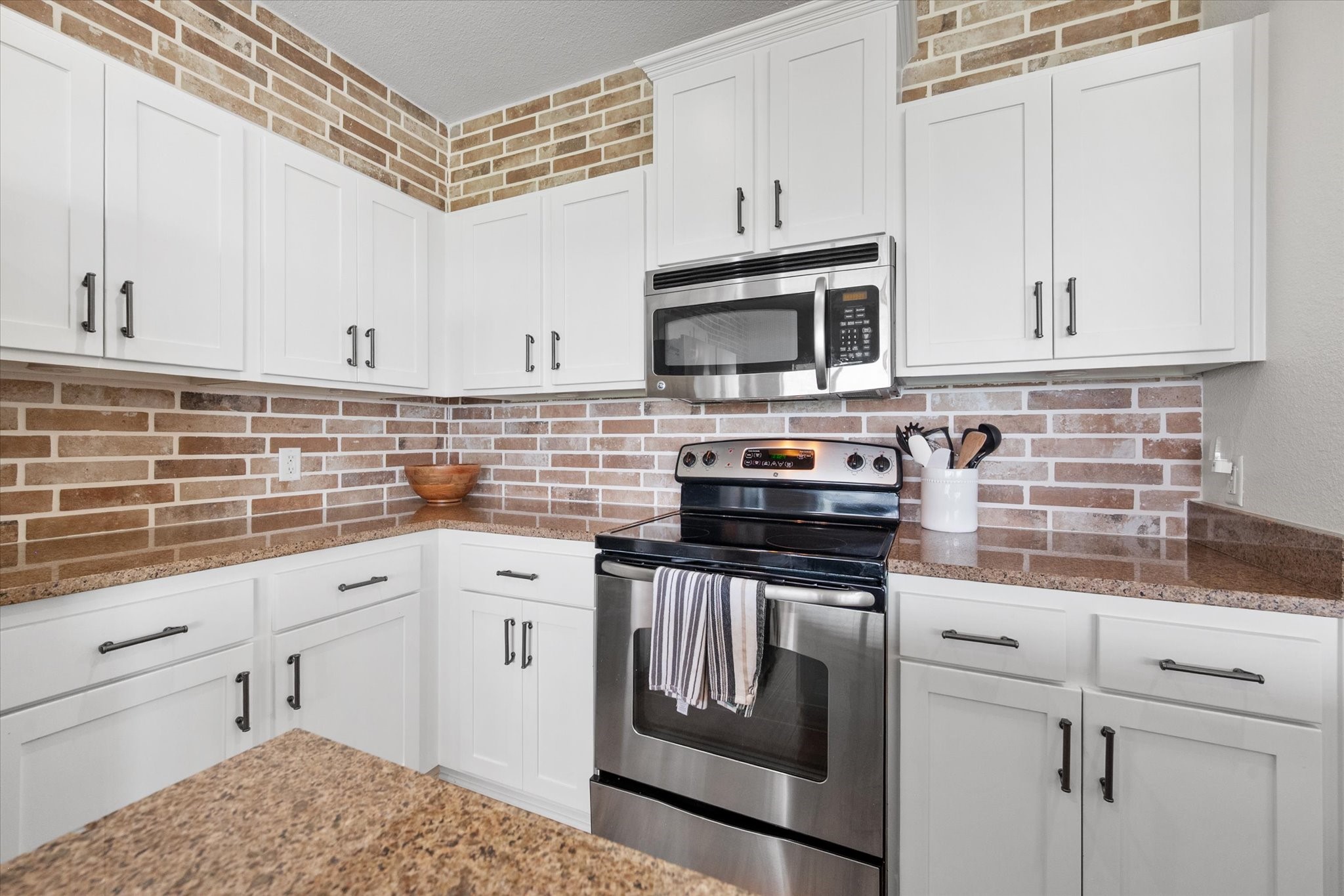 9900 Northshore Boulevard 3105