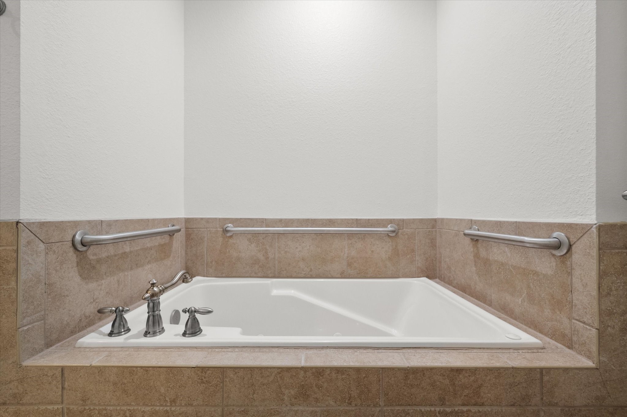 9900 Northshore Boulevard 3105