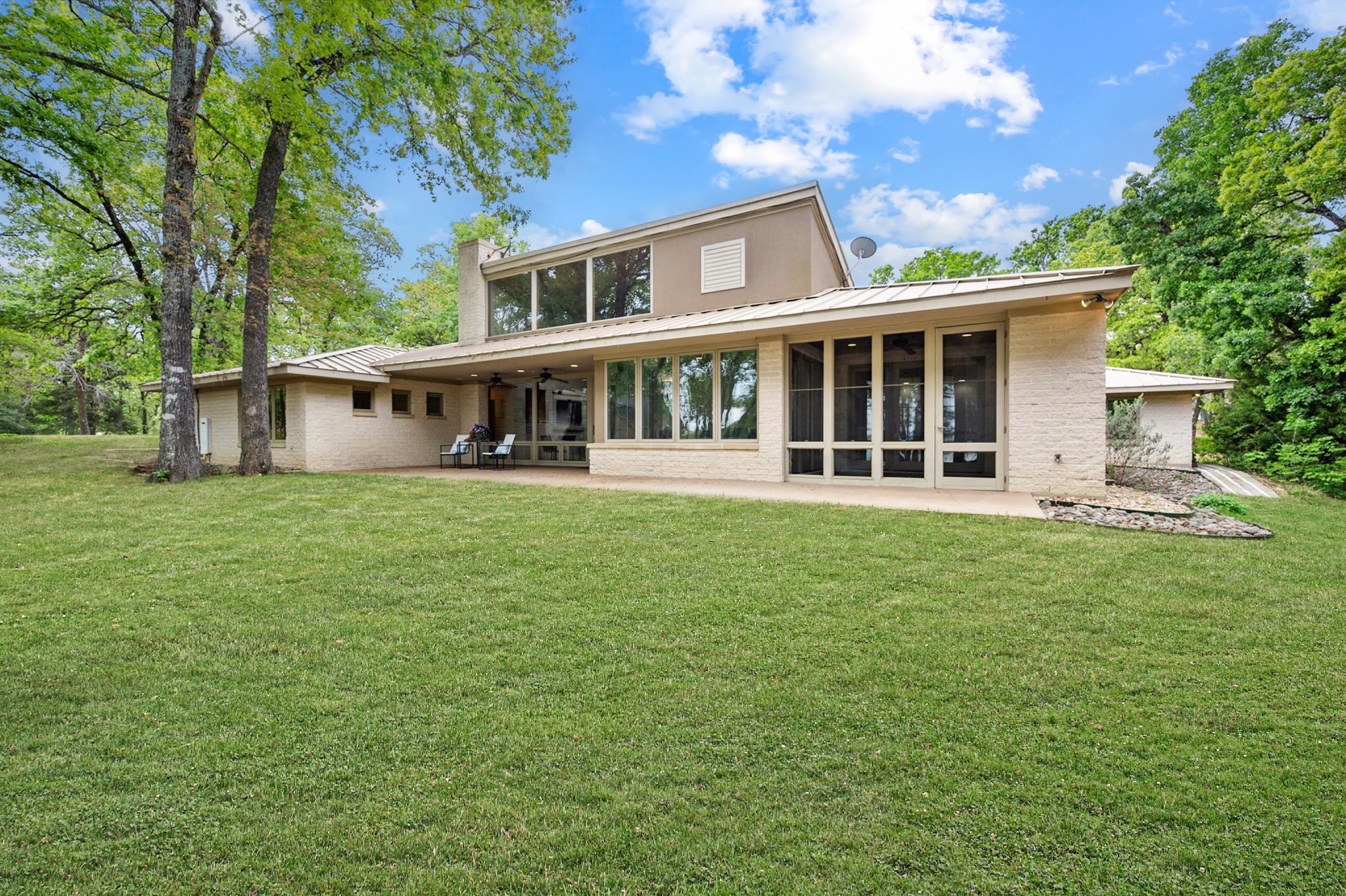 301 Bentwood Circle