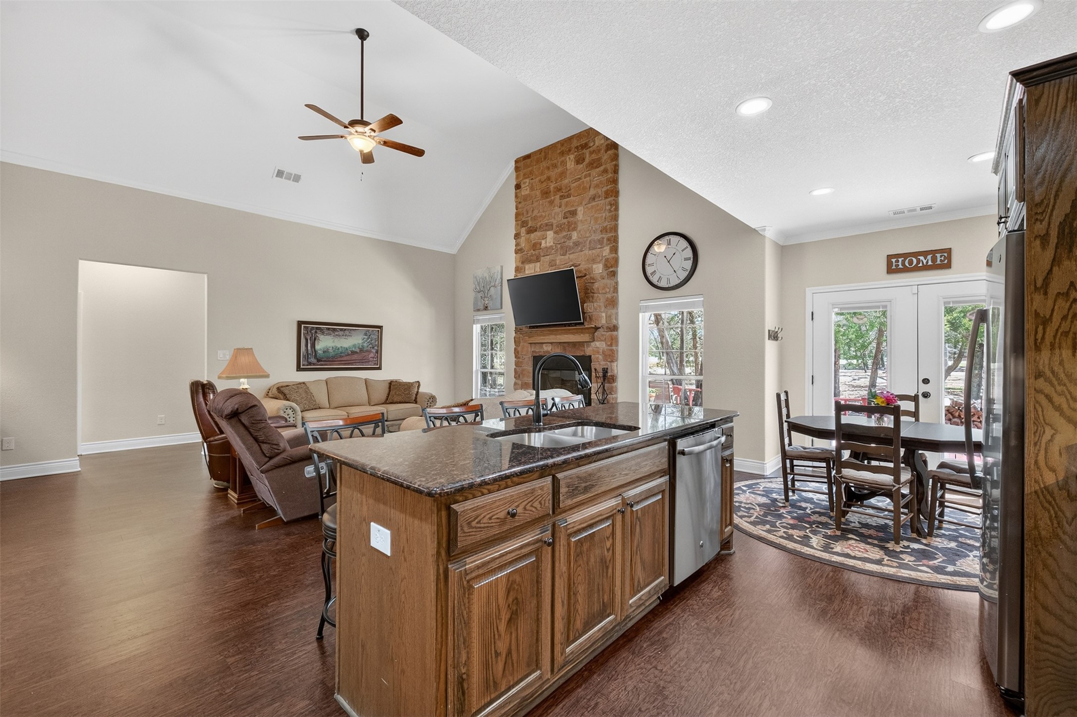403 Arrowhead Point
