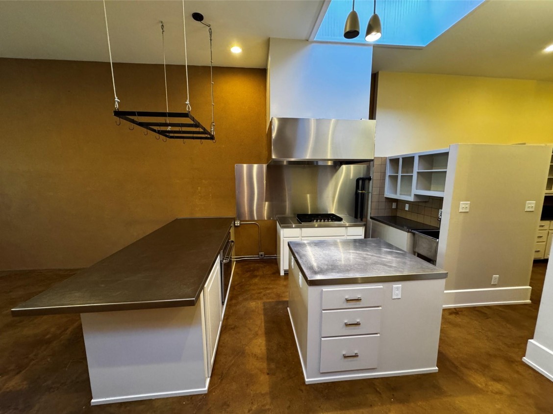 104 S Beaton Street C