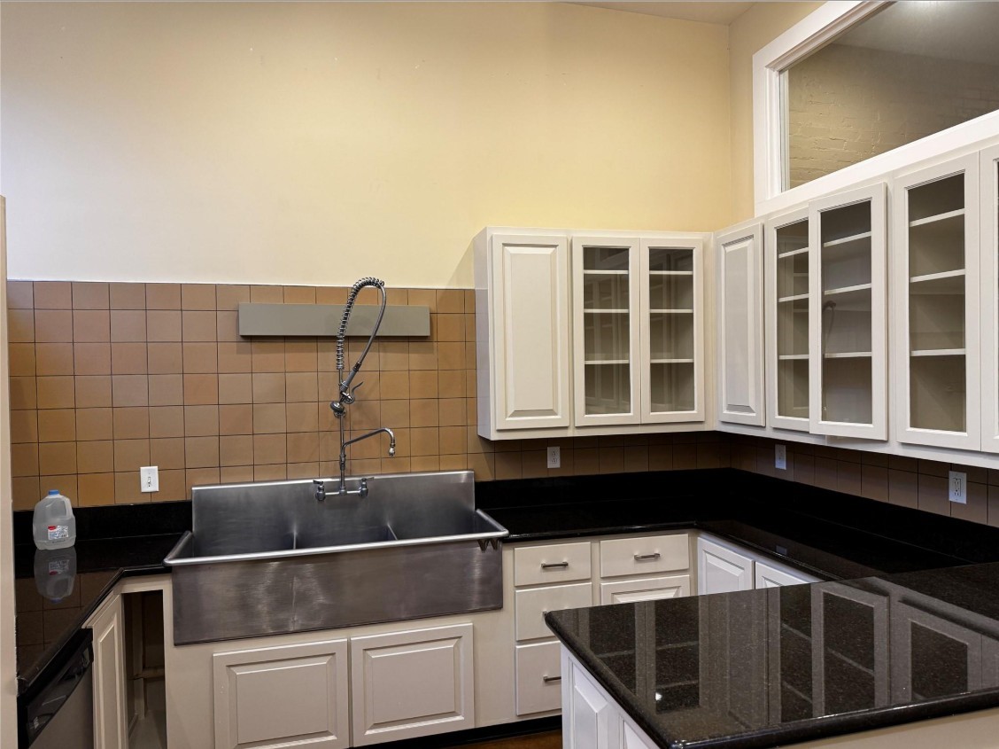 104 S Beaton Street C