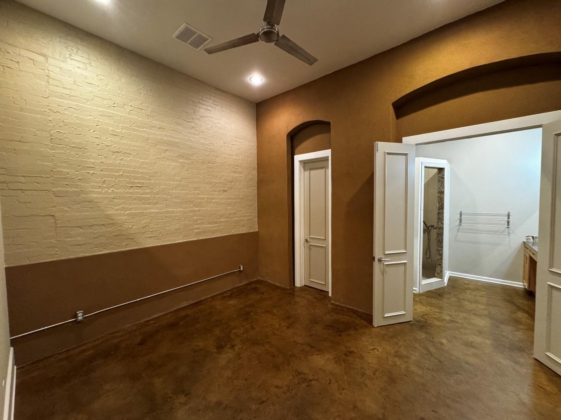 104 S Beaton Street C