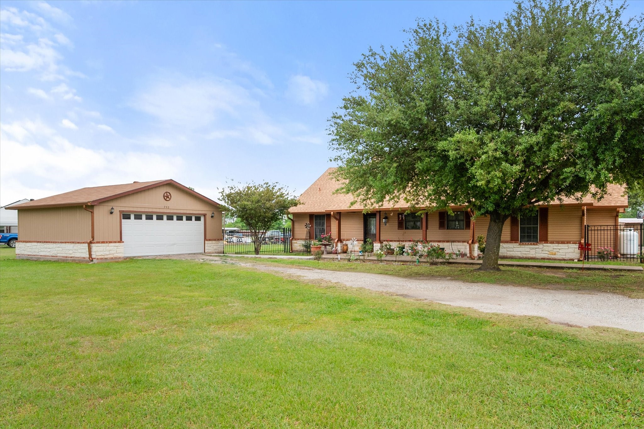 292 W FM 2555