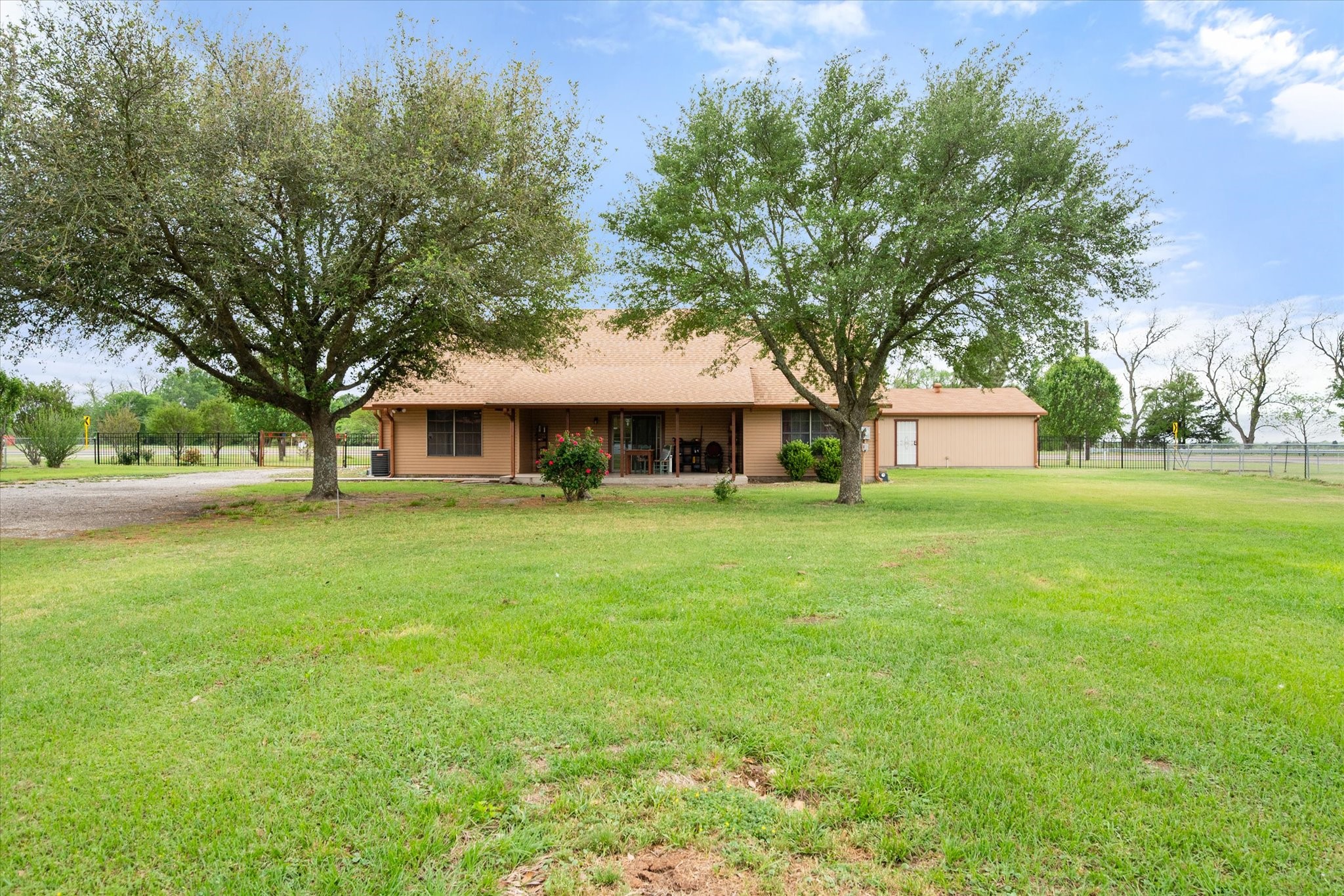 292 W FM 2555