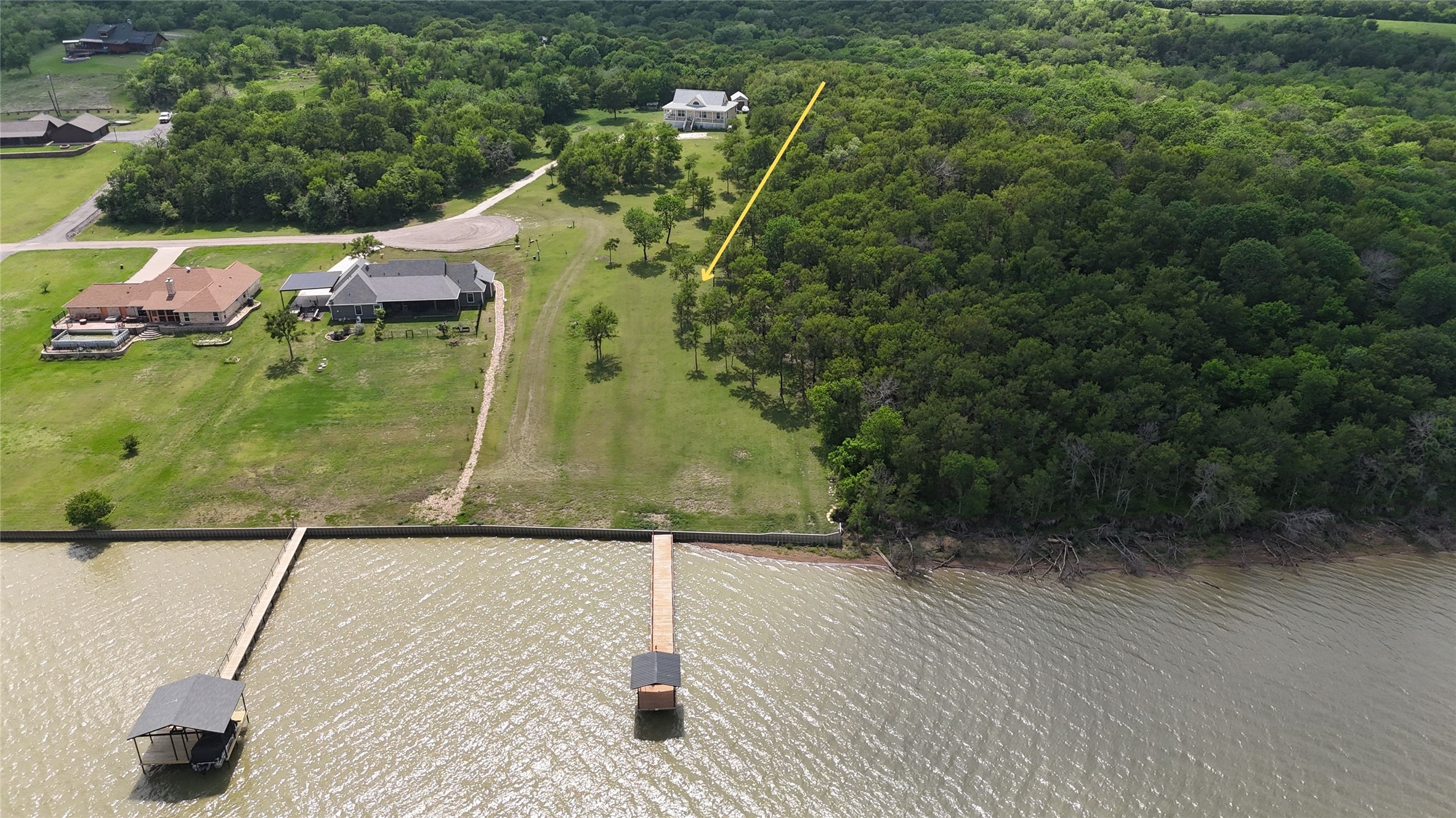 401 Meandering Way