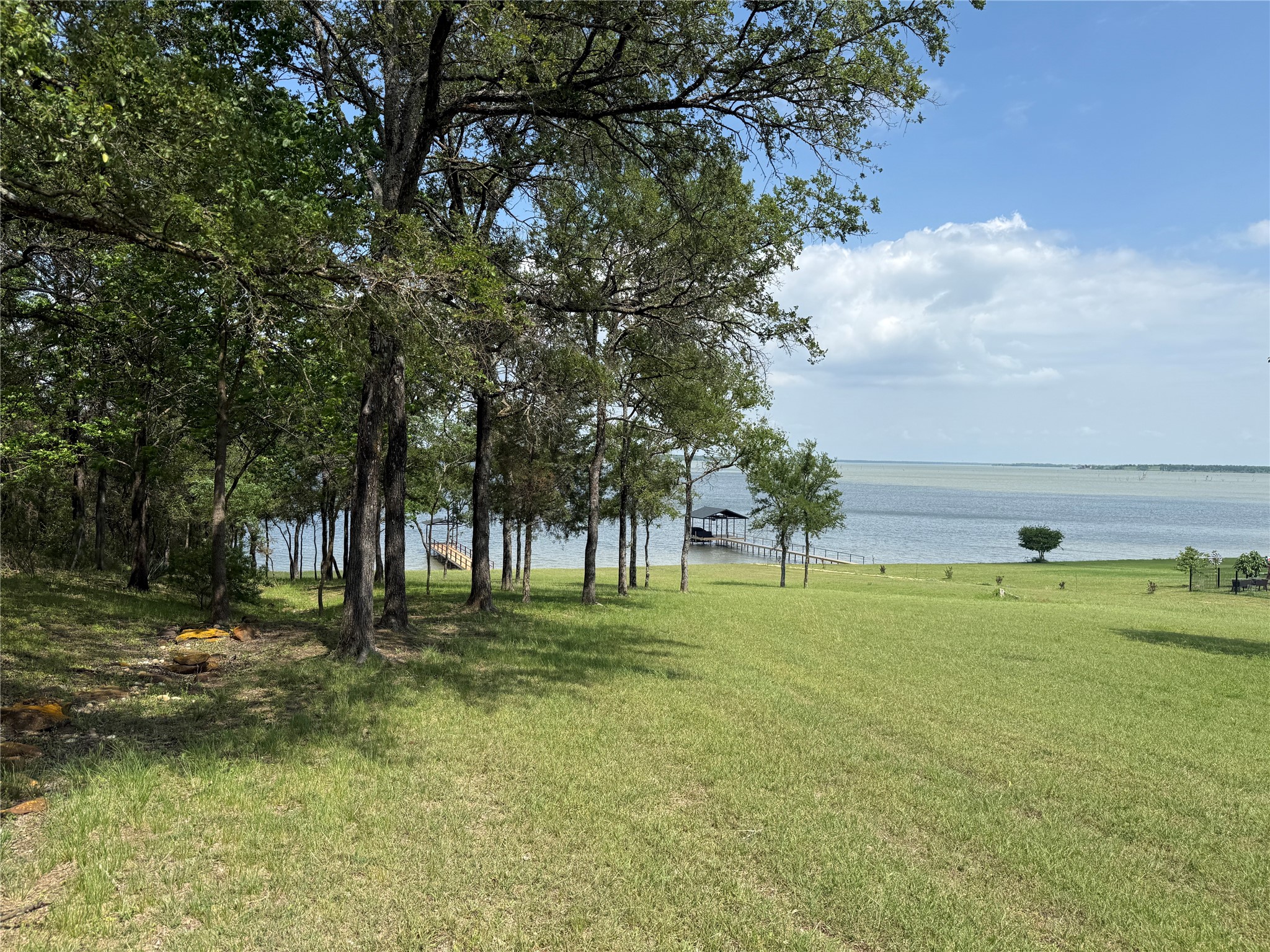 401 Meandering Way