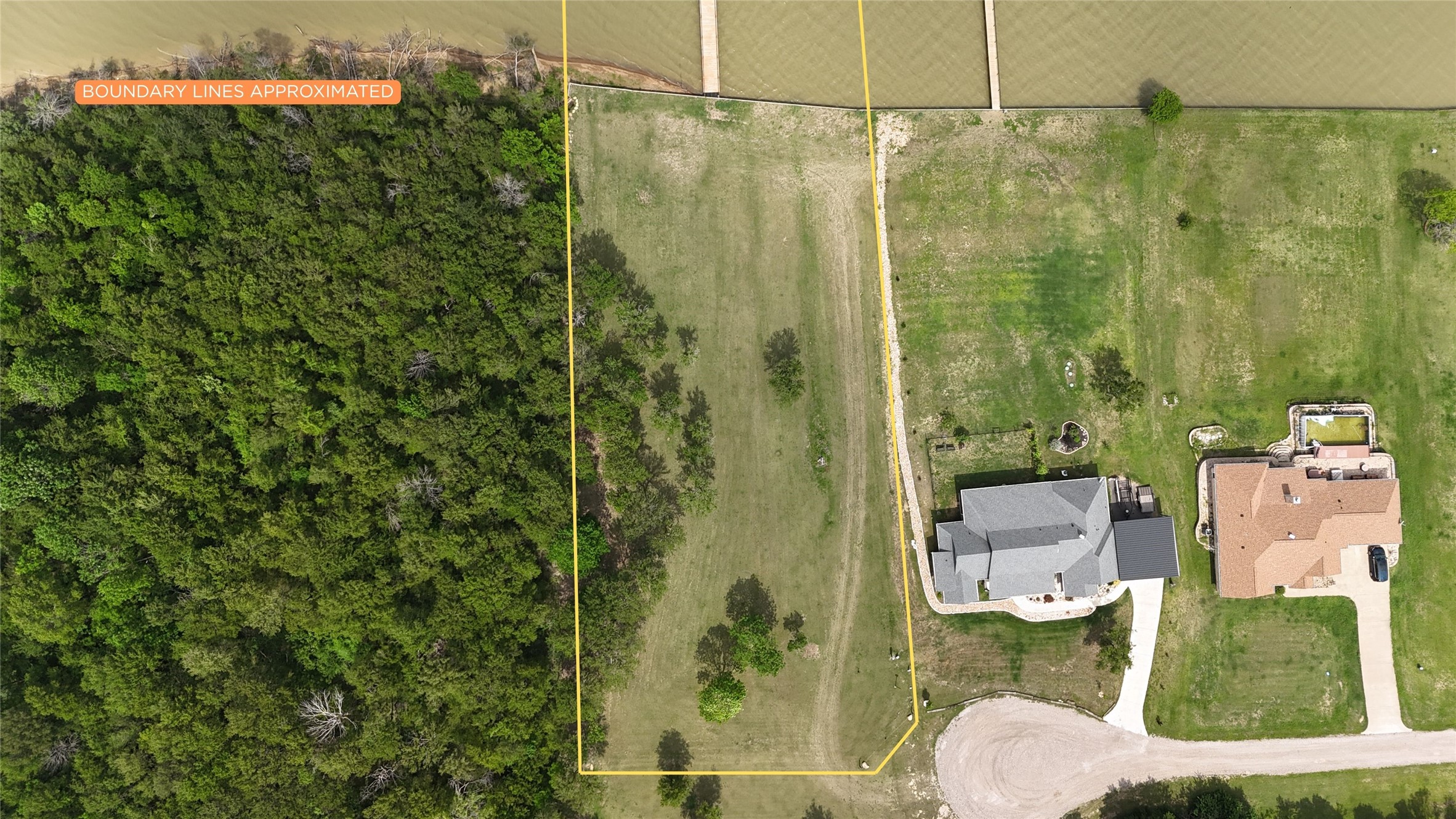 401 Meandering Way