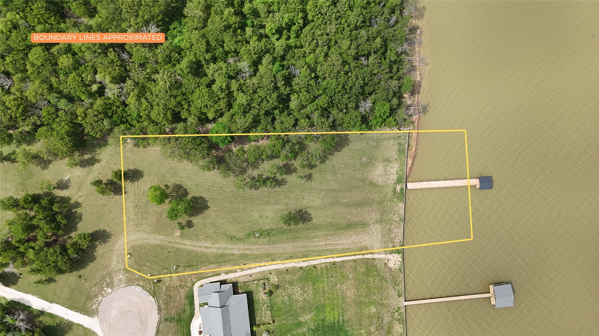401 Meandering Way