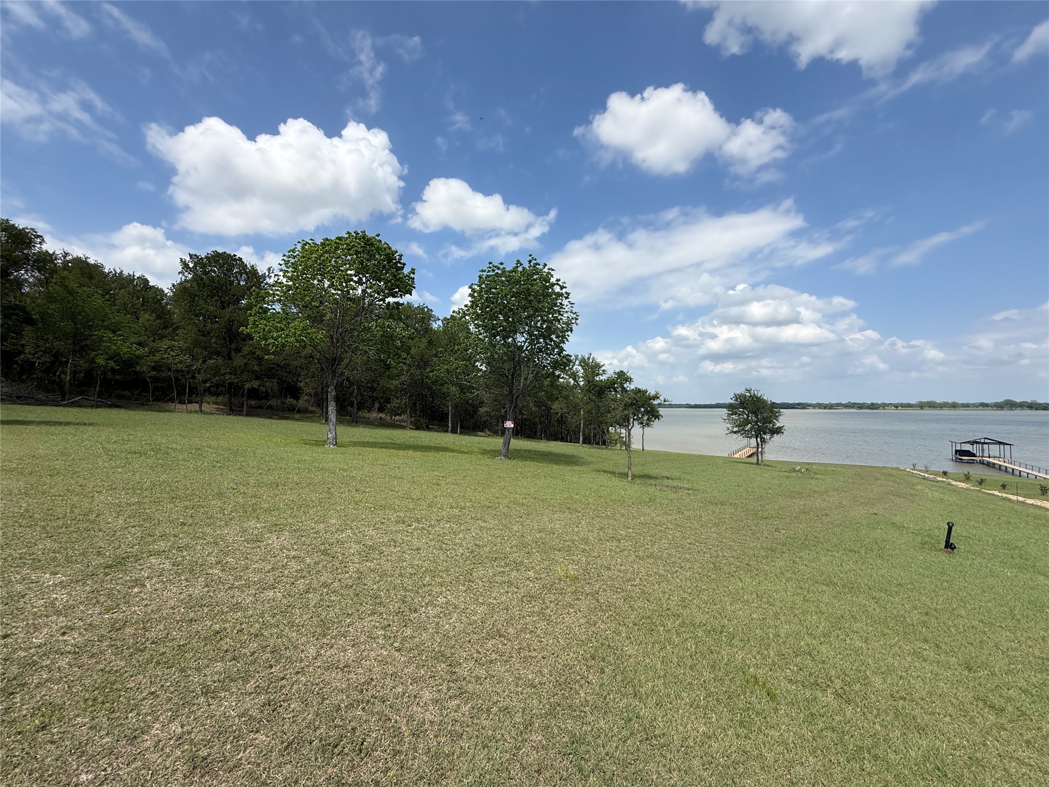 401 Meandering Way