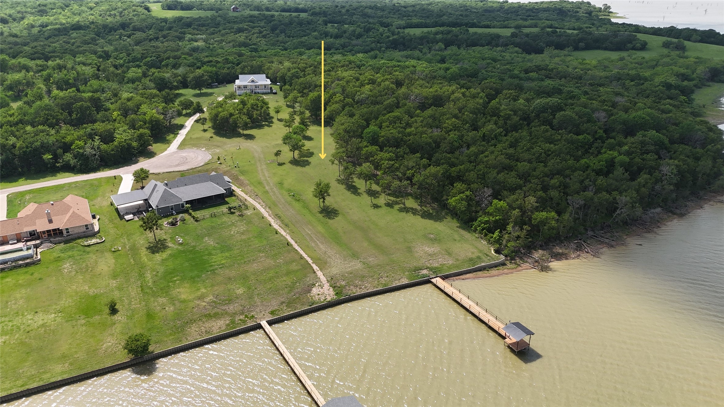 401 Meandering Way