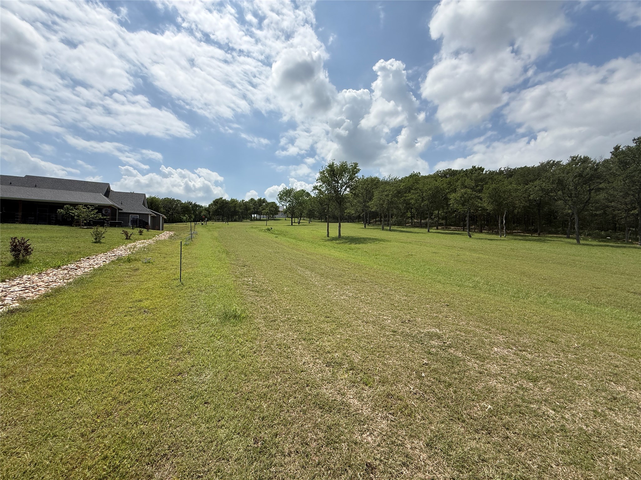 401 Meandering Way