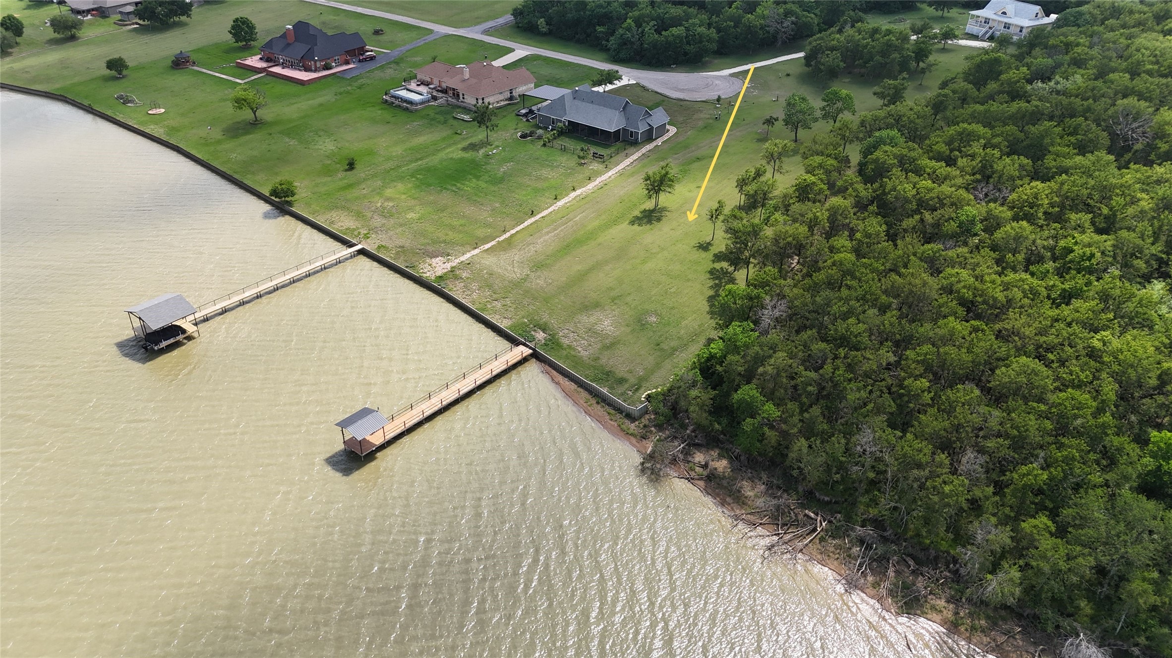 401 Meandering Way