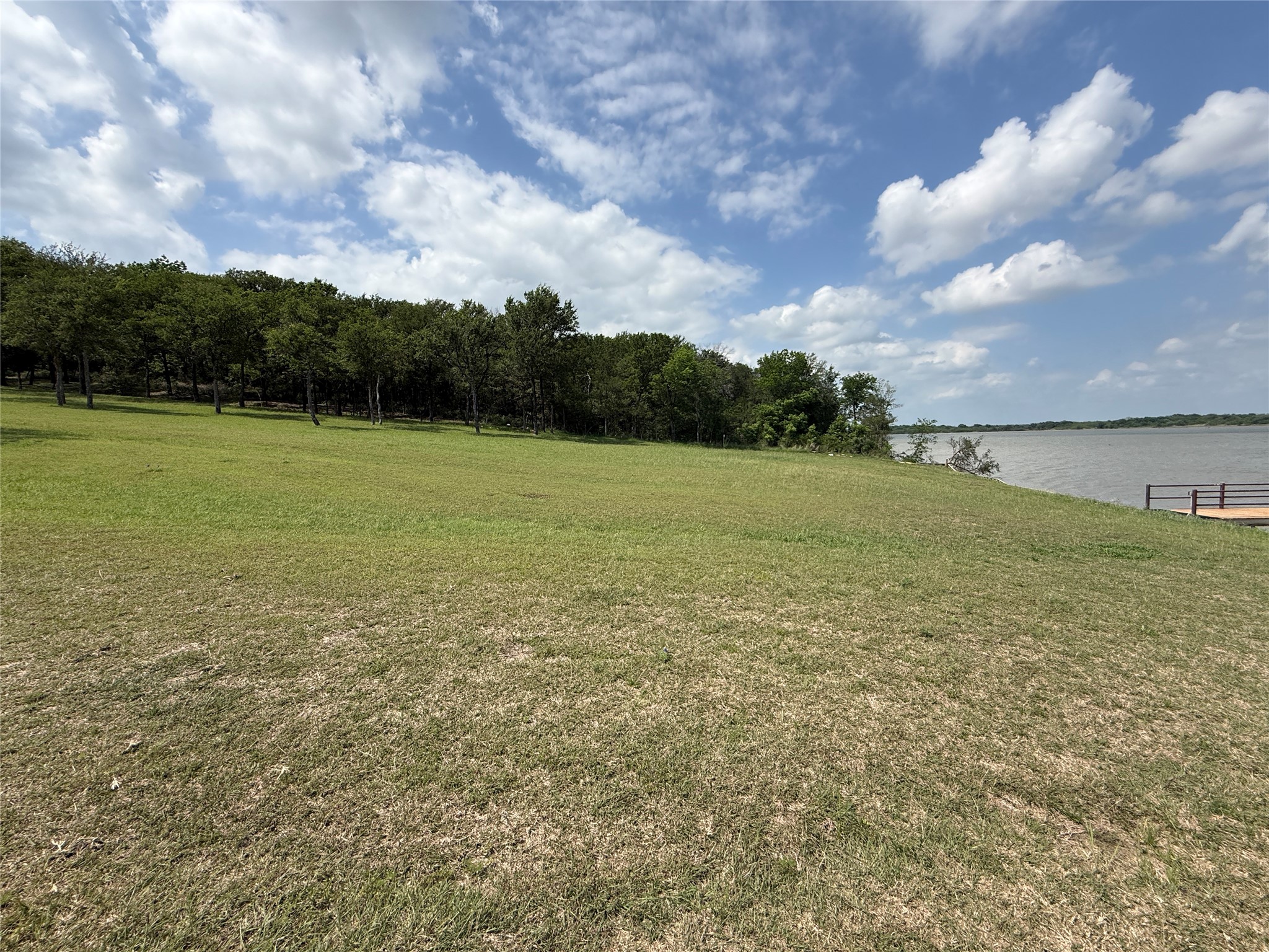 401 Meandering Way