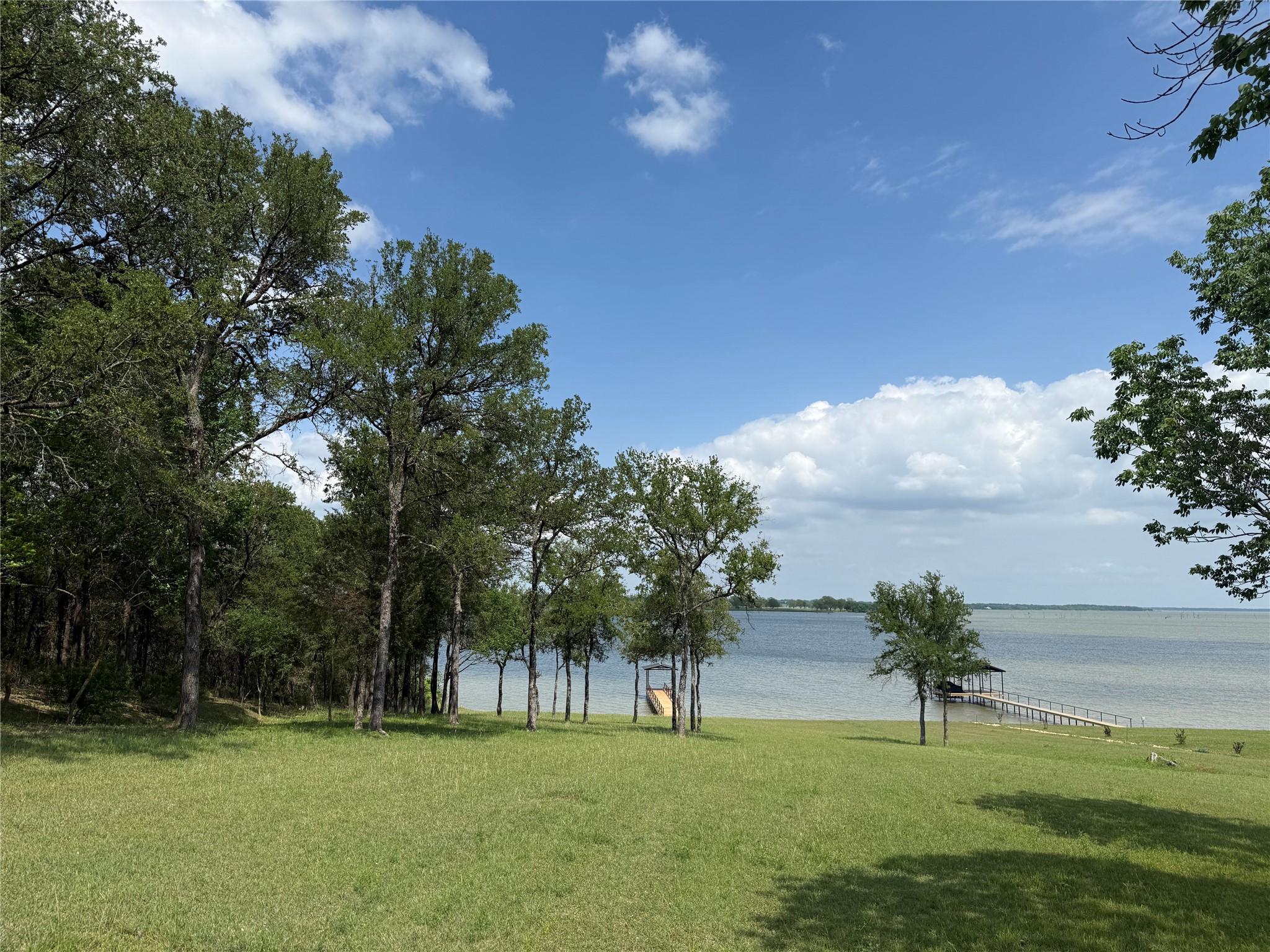 401 Meandering Way