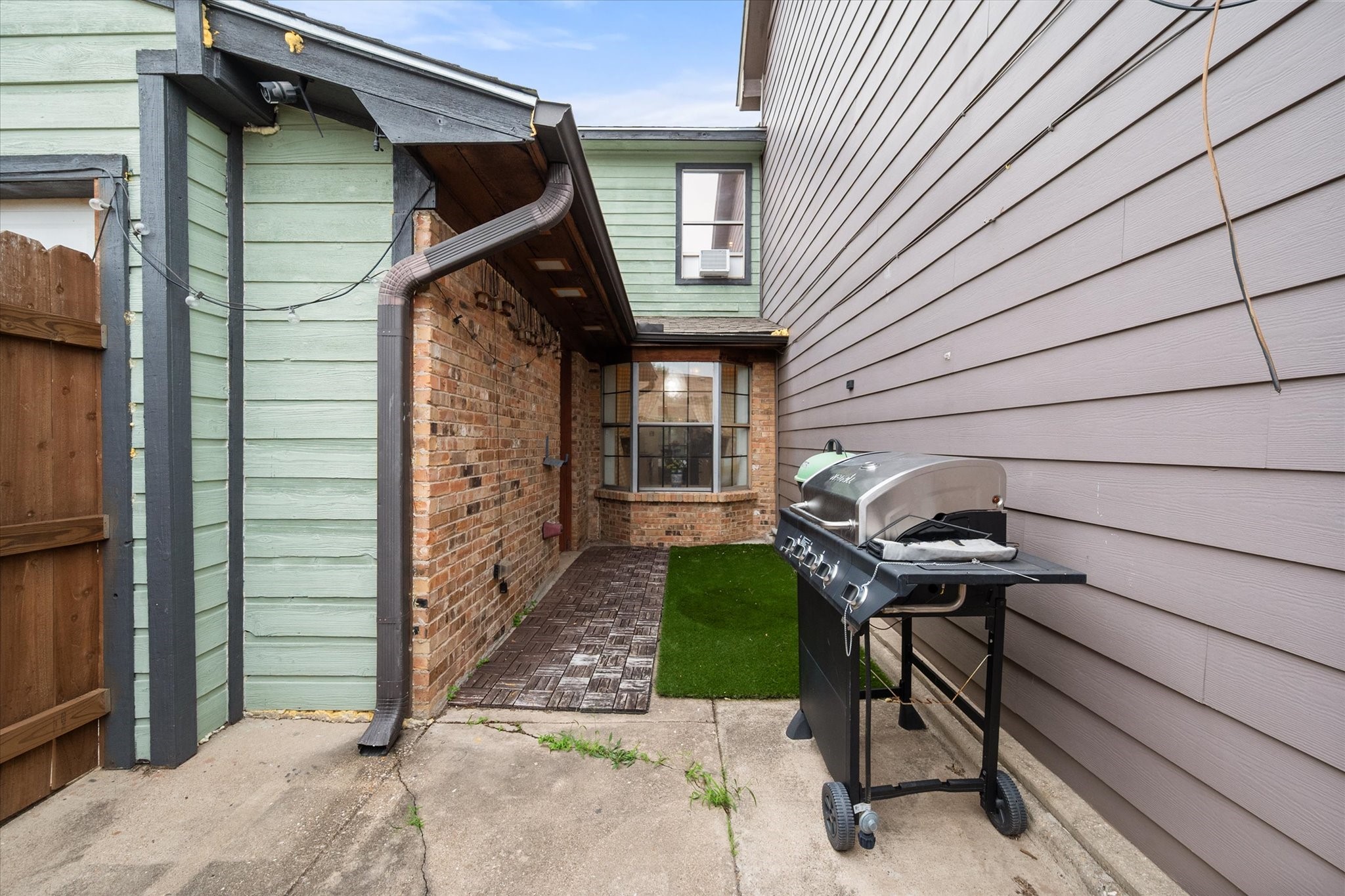 1711 Clearbrook Lane
