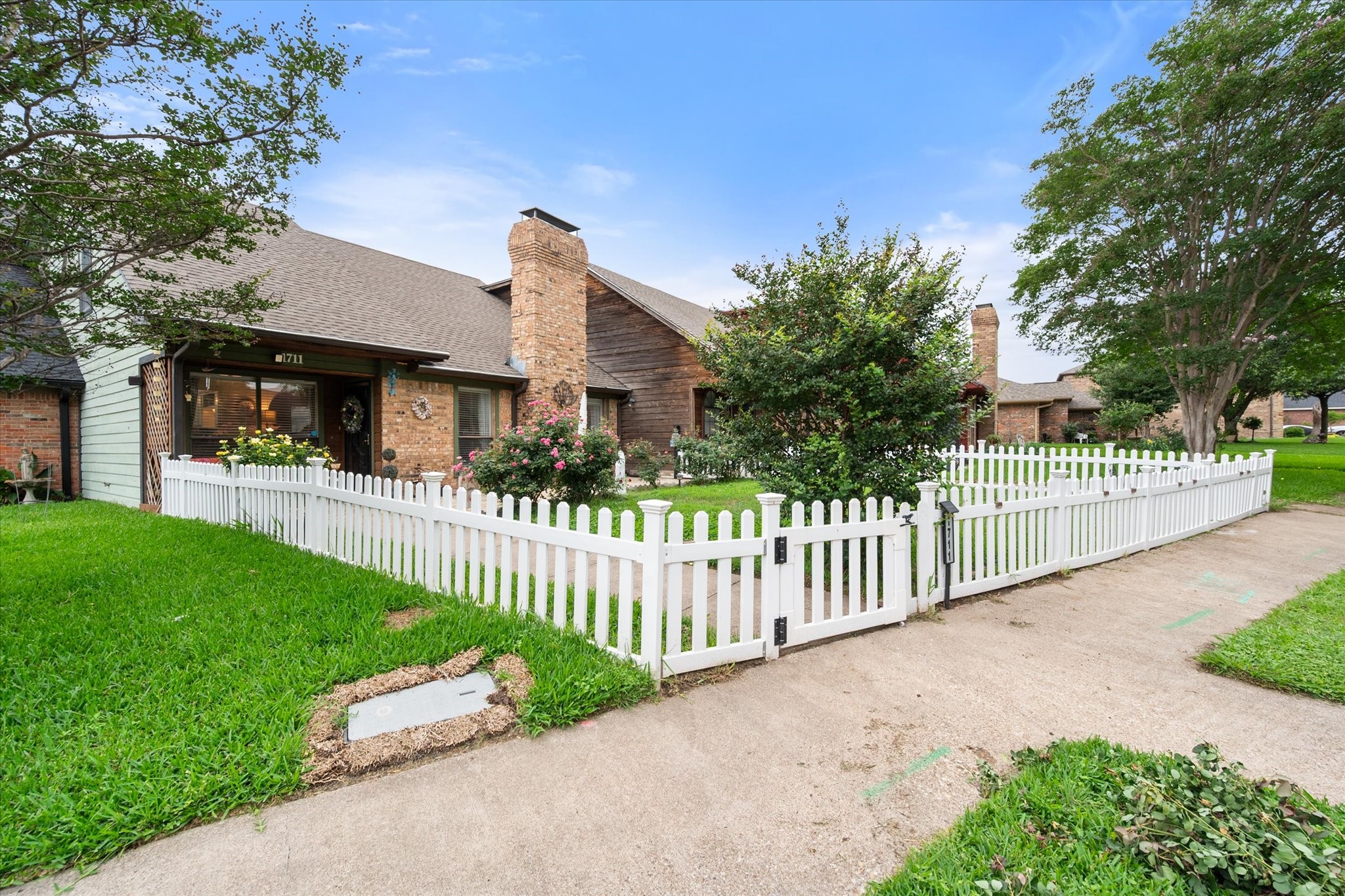 1711 Clearbrook Lane