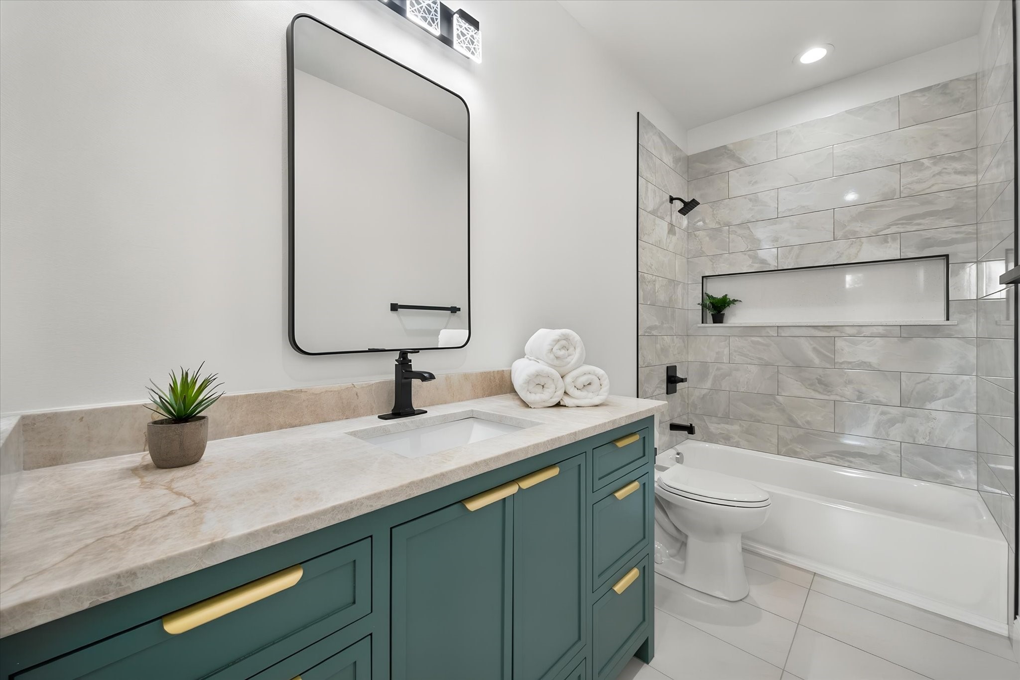 209 Waverunner Court