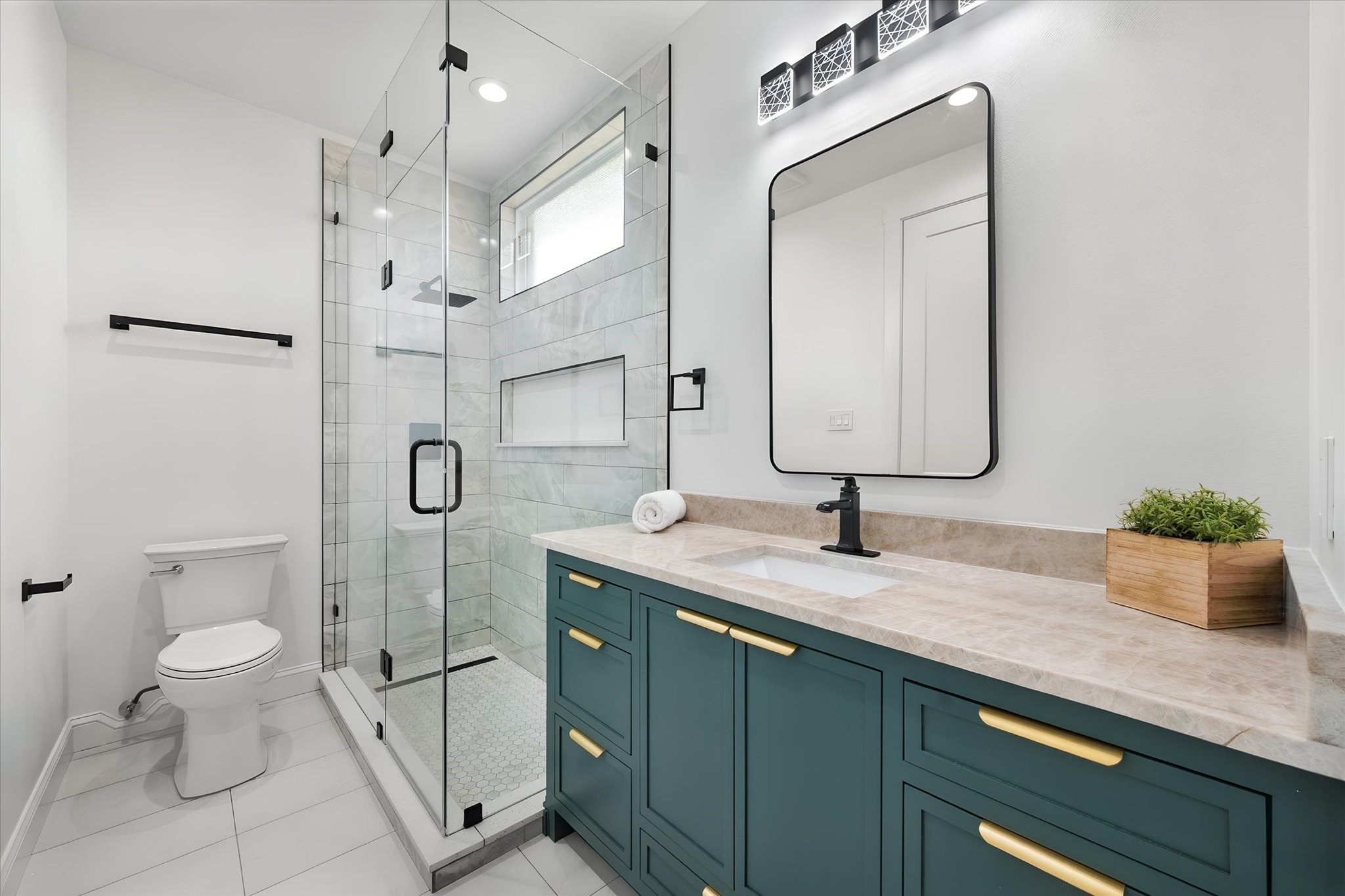 209 Waverunner Court