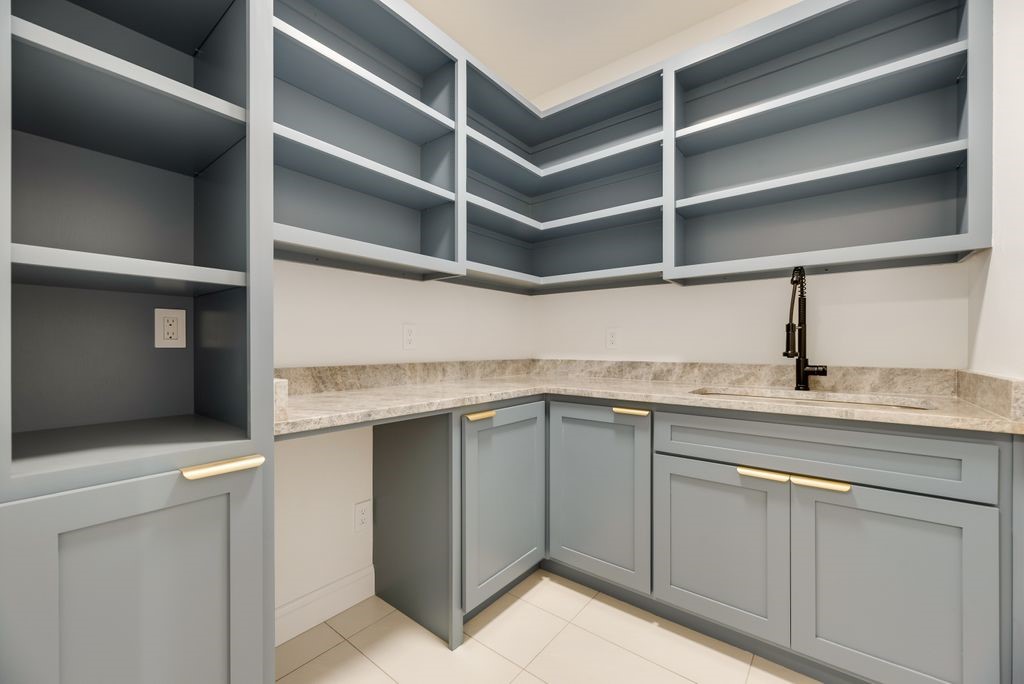 209 Waverunner Court
