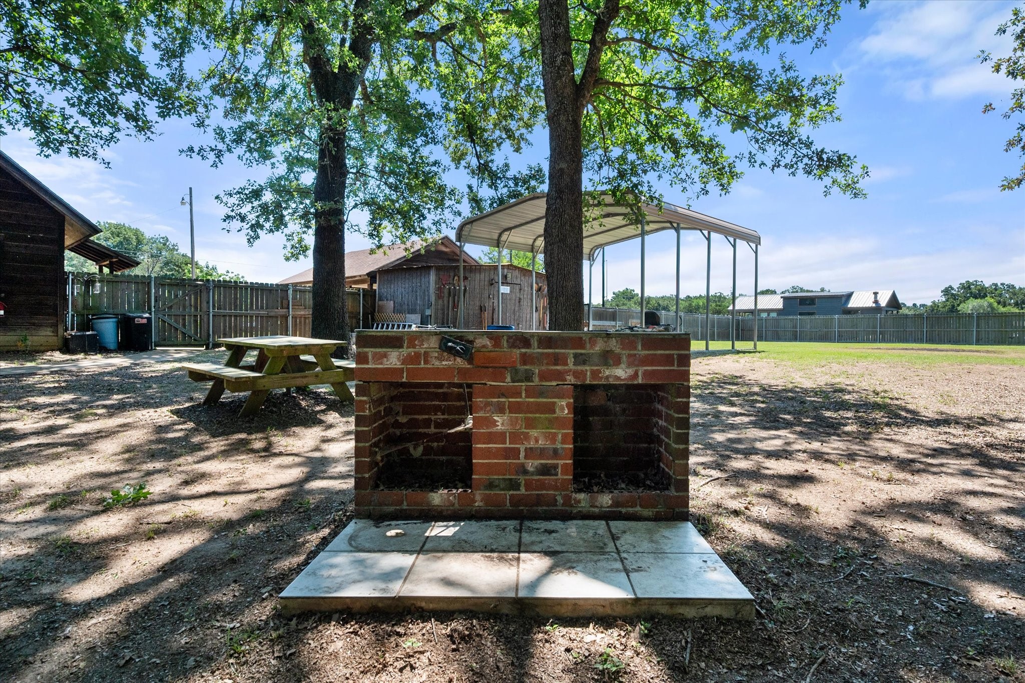 377 Southern Oaks Drive
