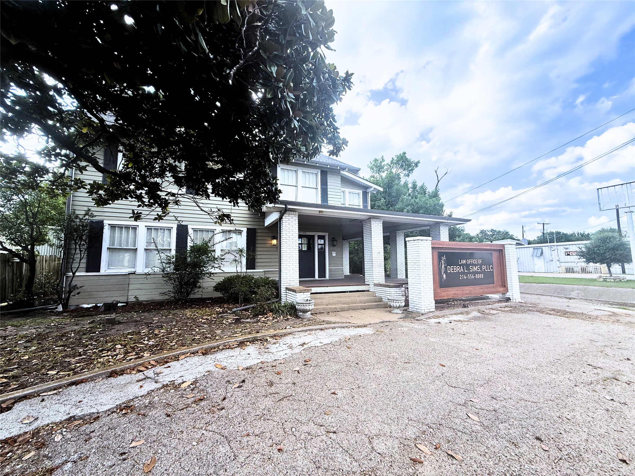 806 W 7th Avenue