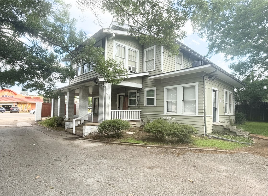 806 W 7th Avenue