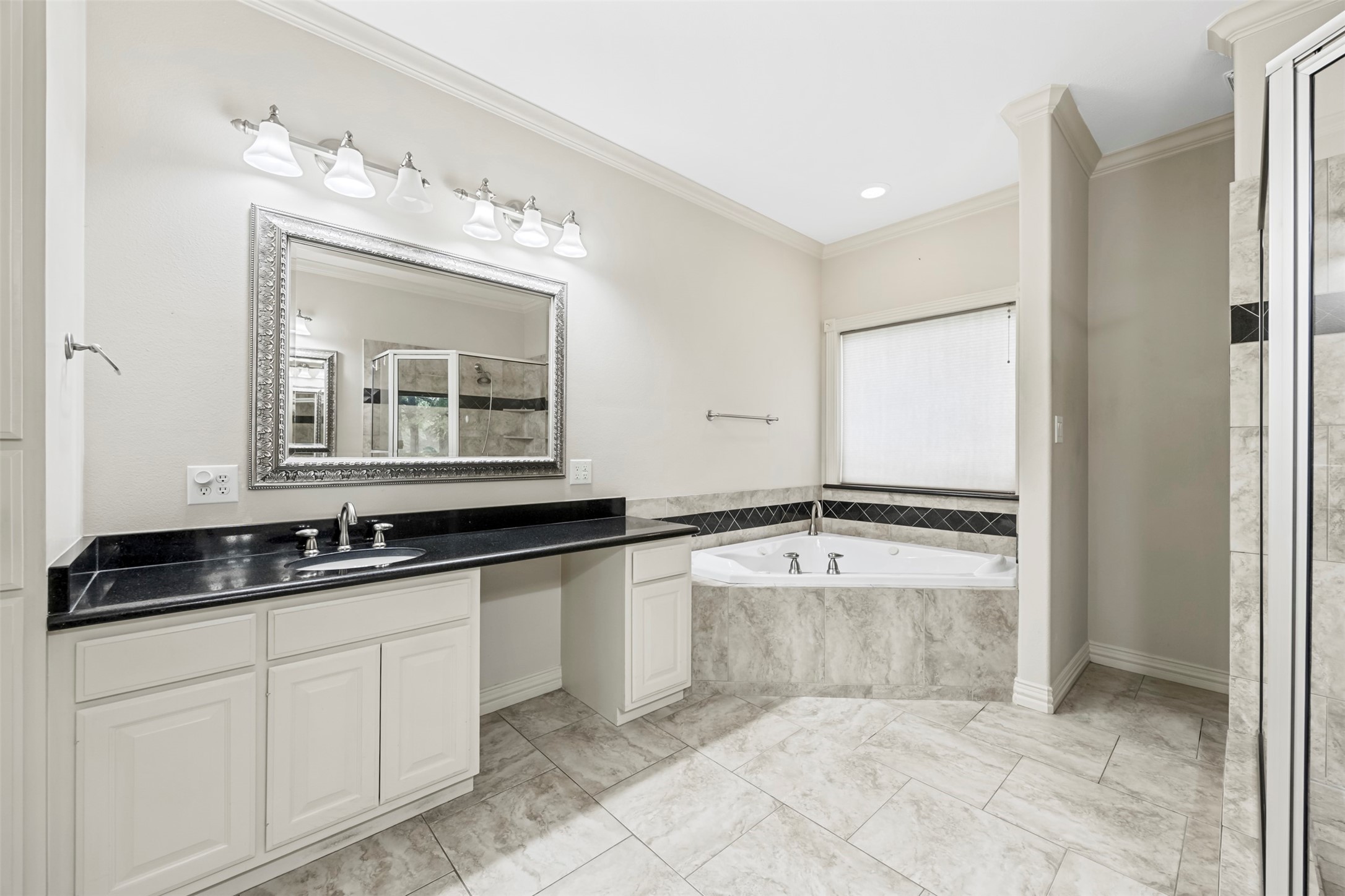 207 Tonkawa Trail