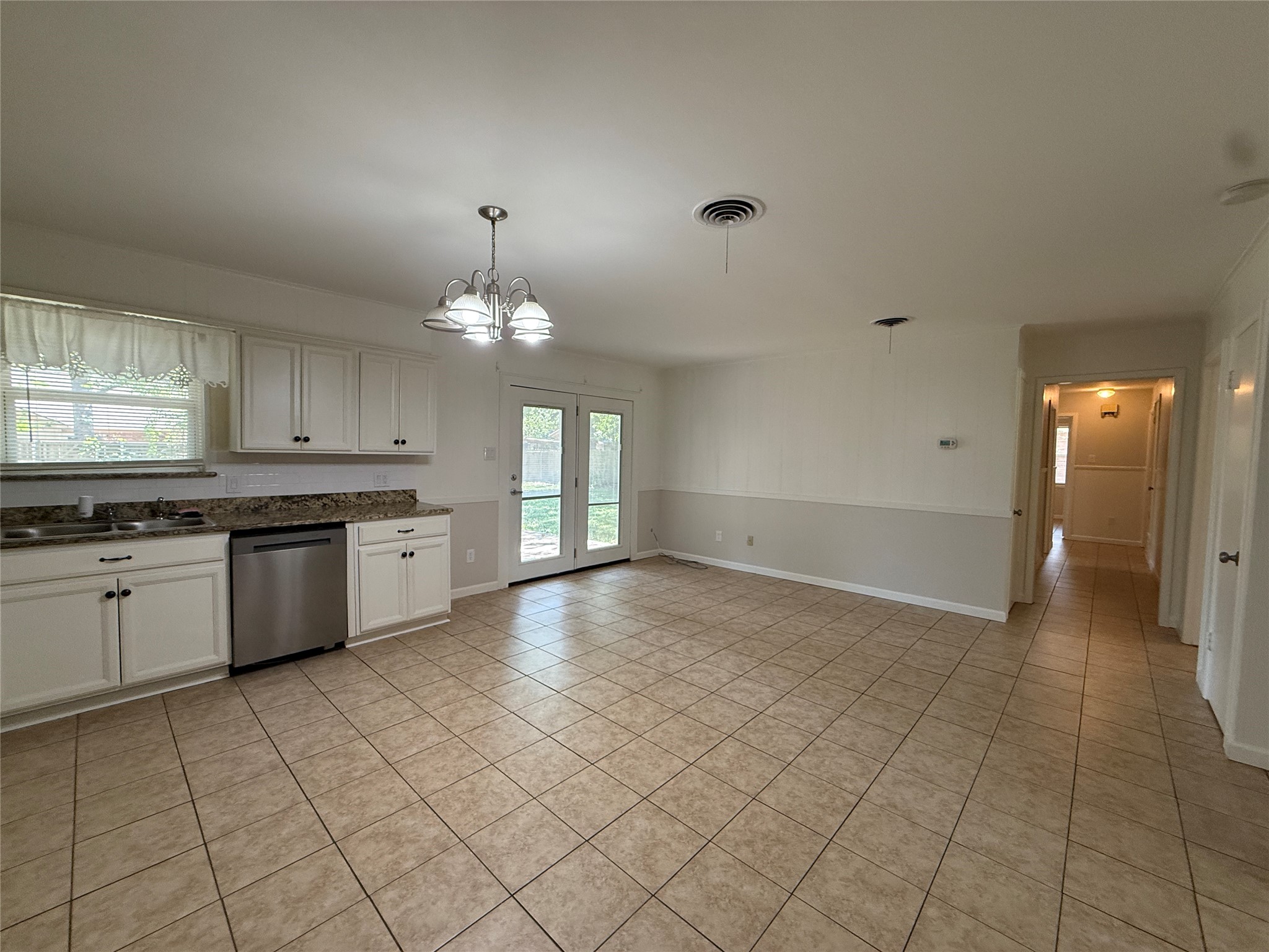 1915 Fairfax Drive