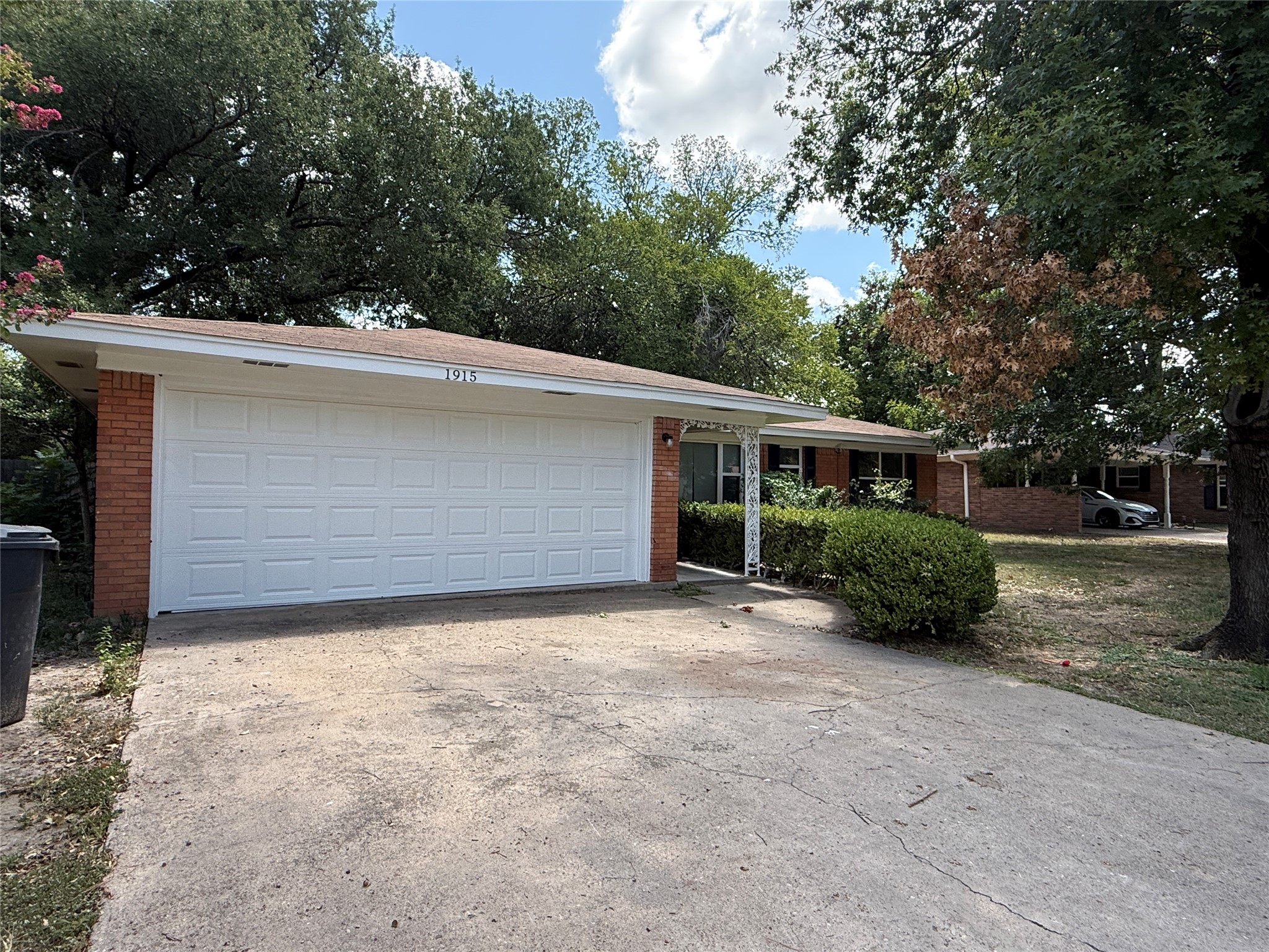 1915 Fairfax Drive