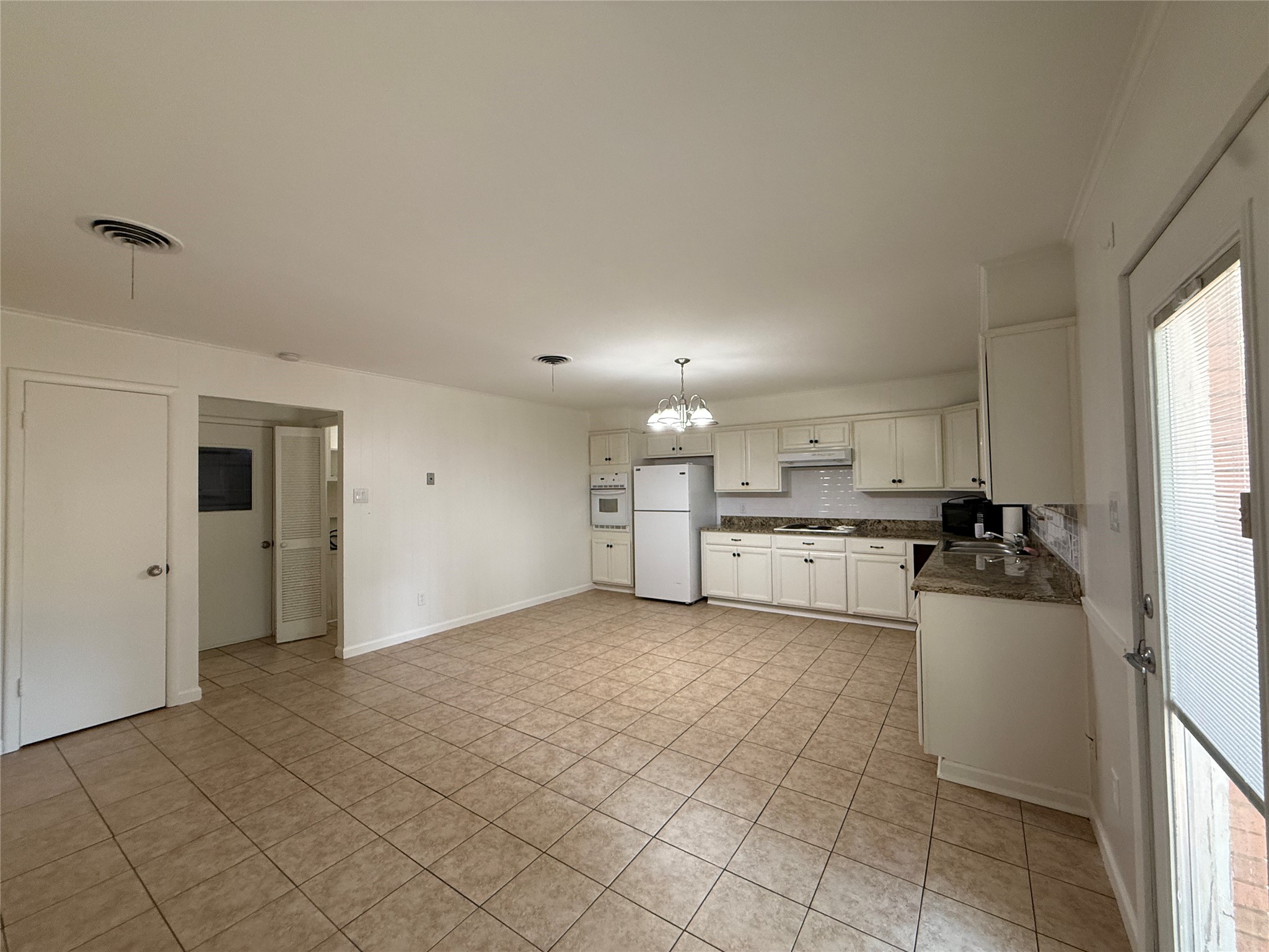 1915 Fairfax Drive