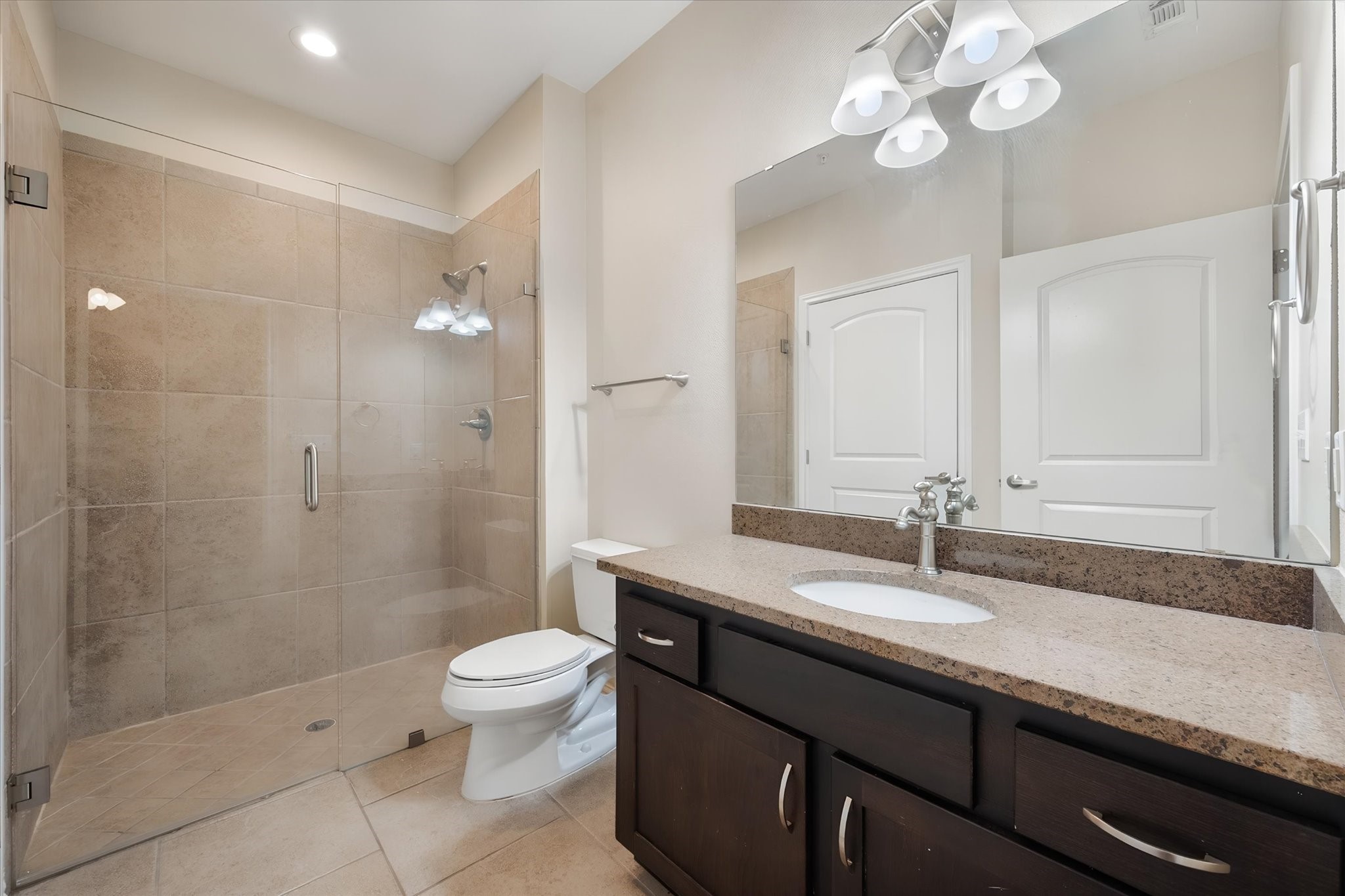 9900 Northshore Boulevard 3304