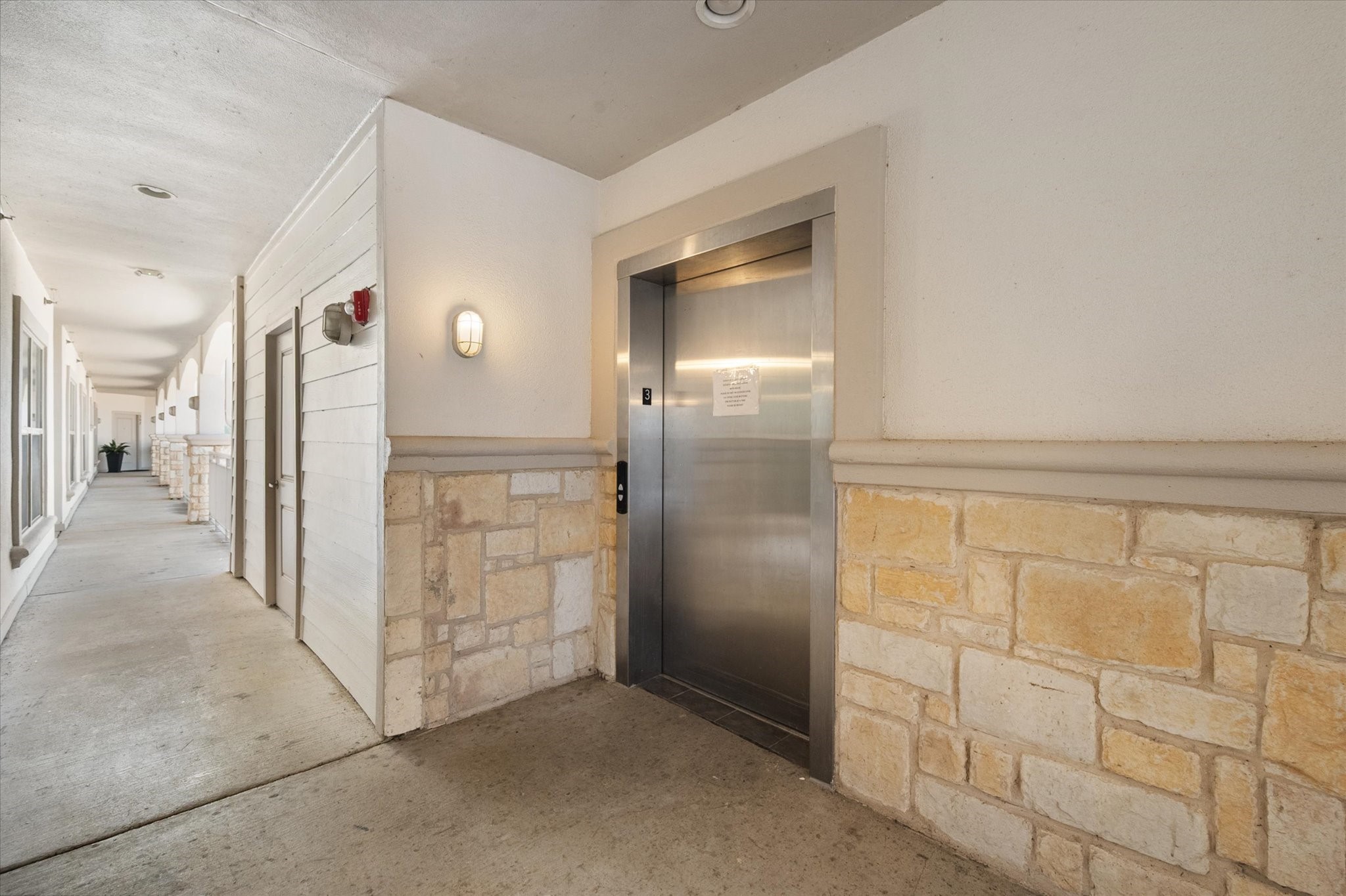 9900 Northshore Boulevard 3304