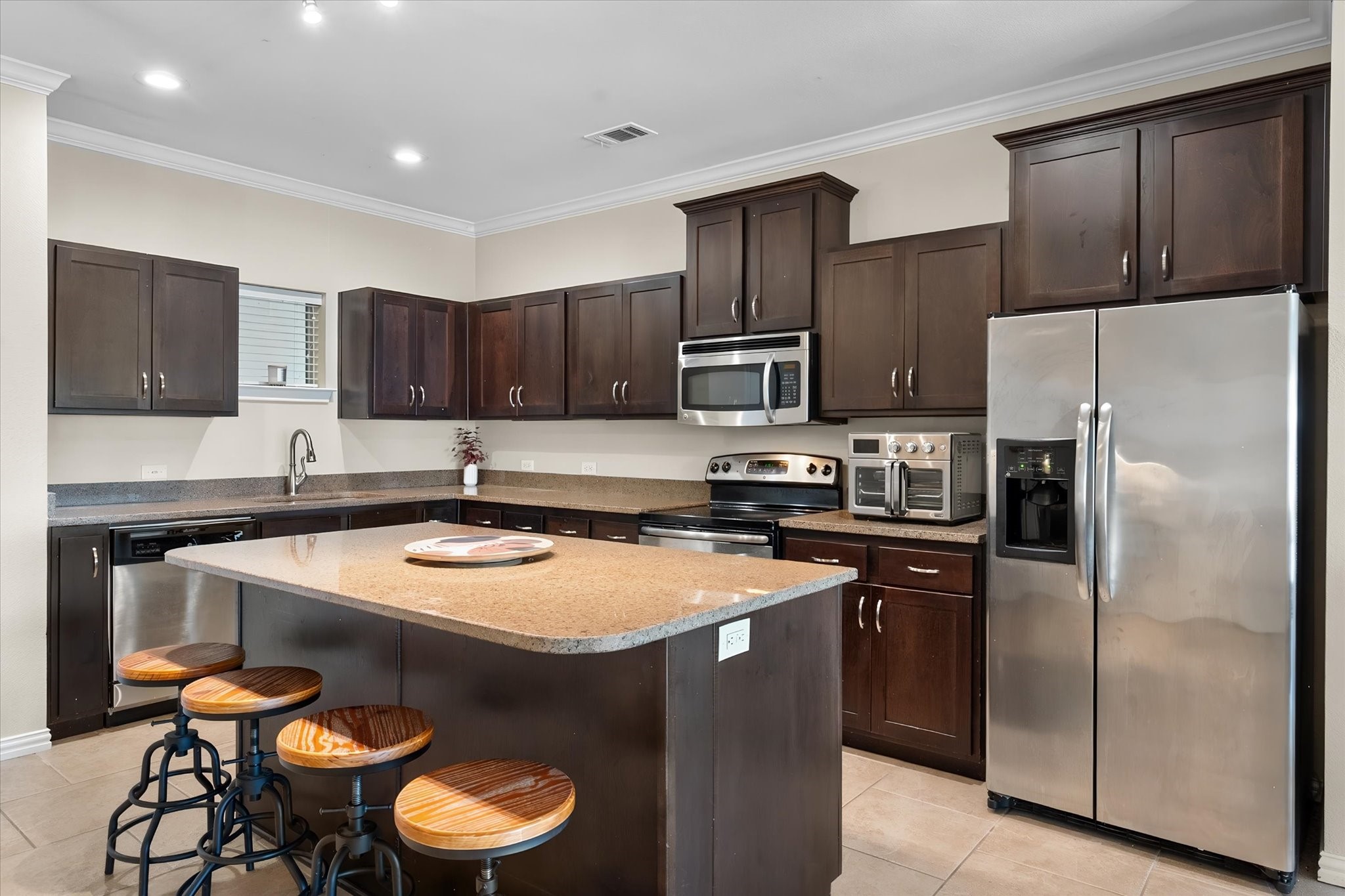9900 Northshore Boulevard 3304