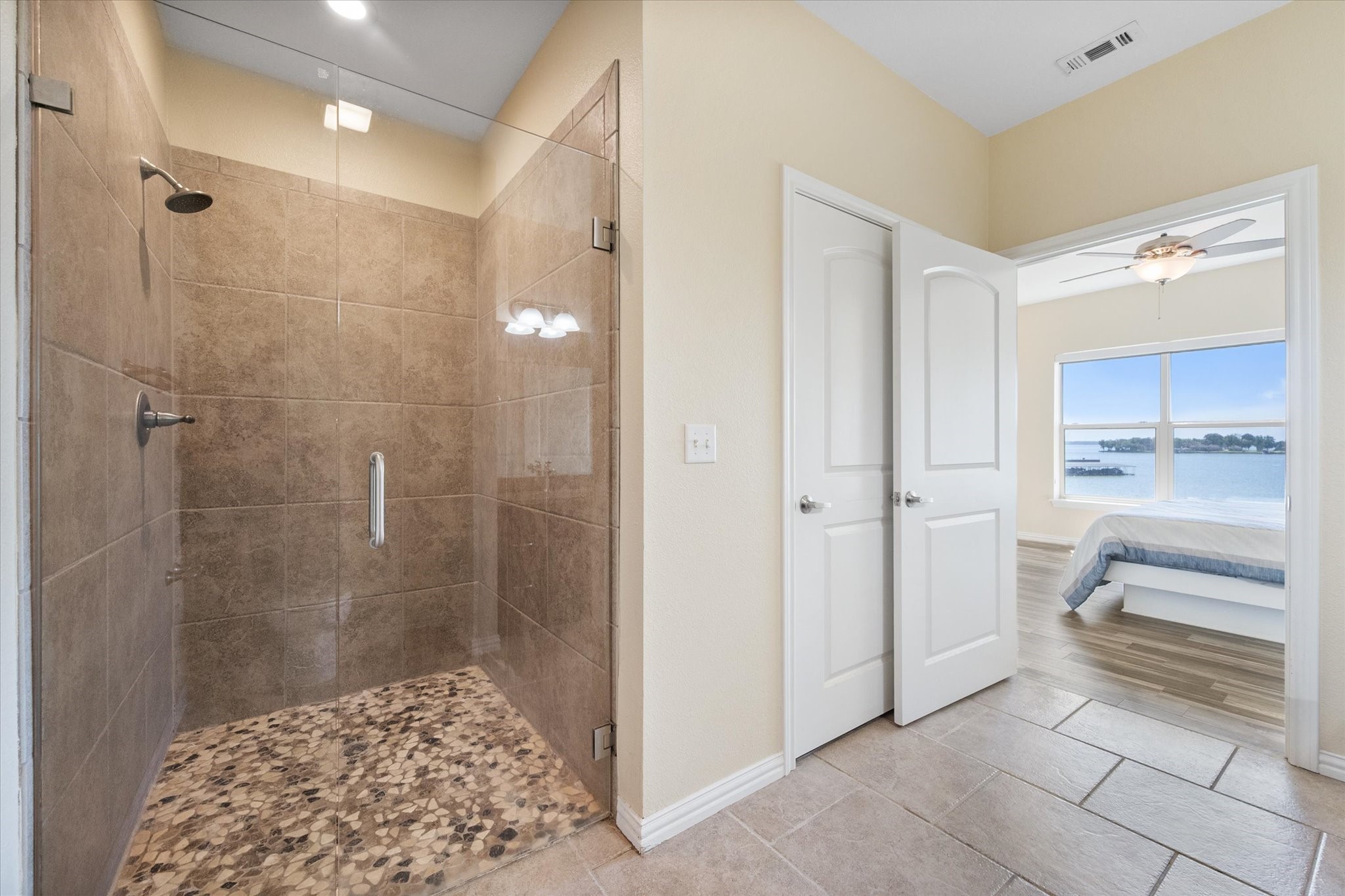 9900 Northshore Boulevard 3304