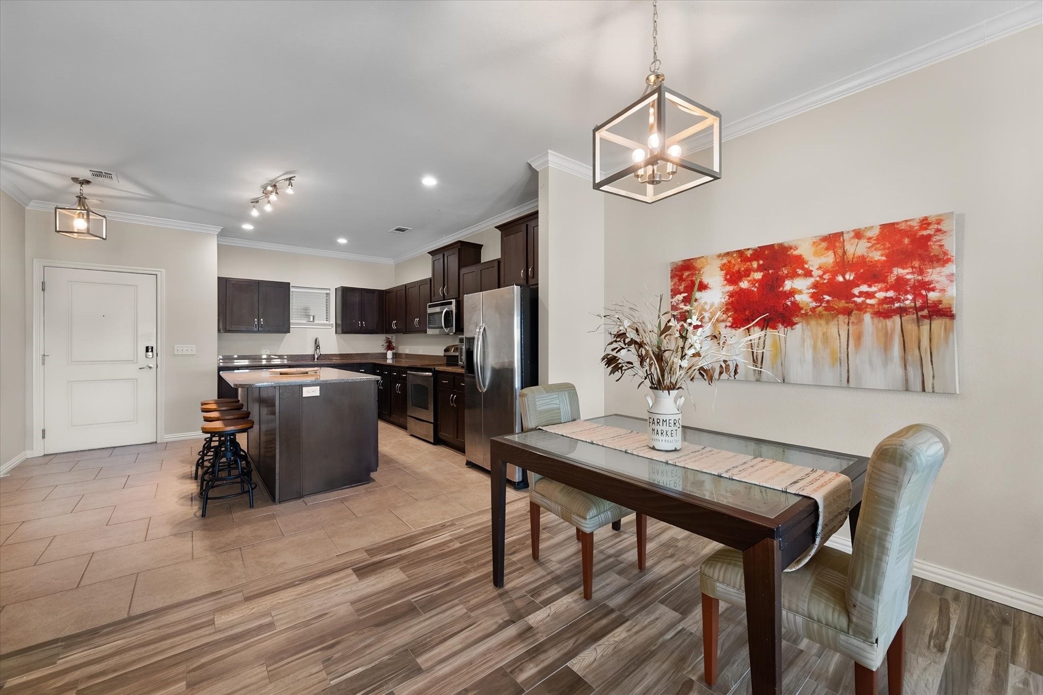 9900 Northshore Boulevard 3304