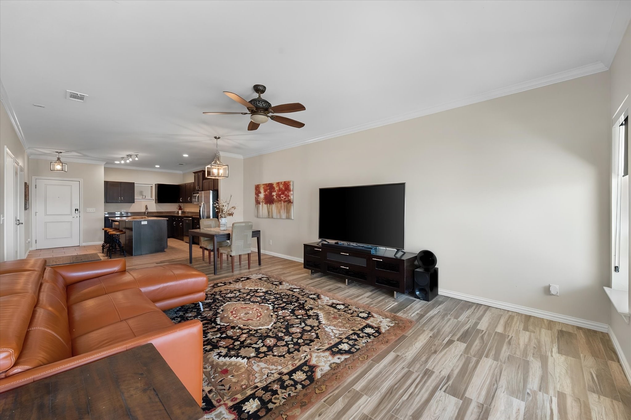 9900 Northshore Boulevard 3304