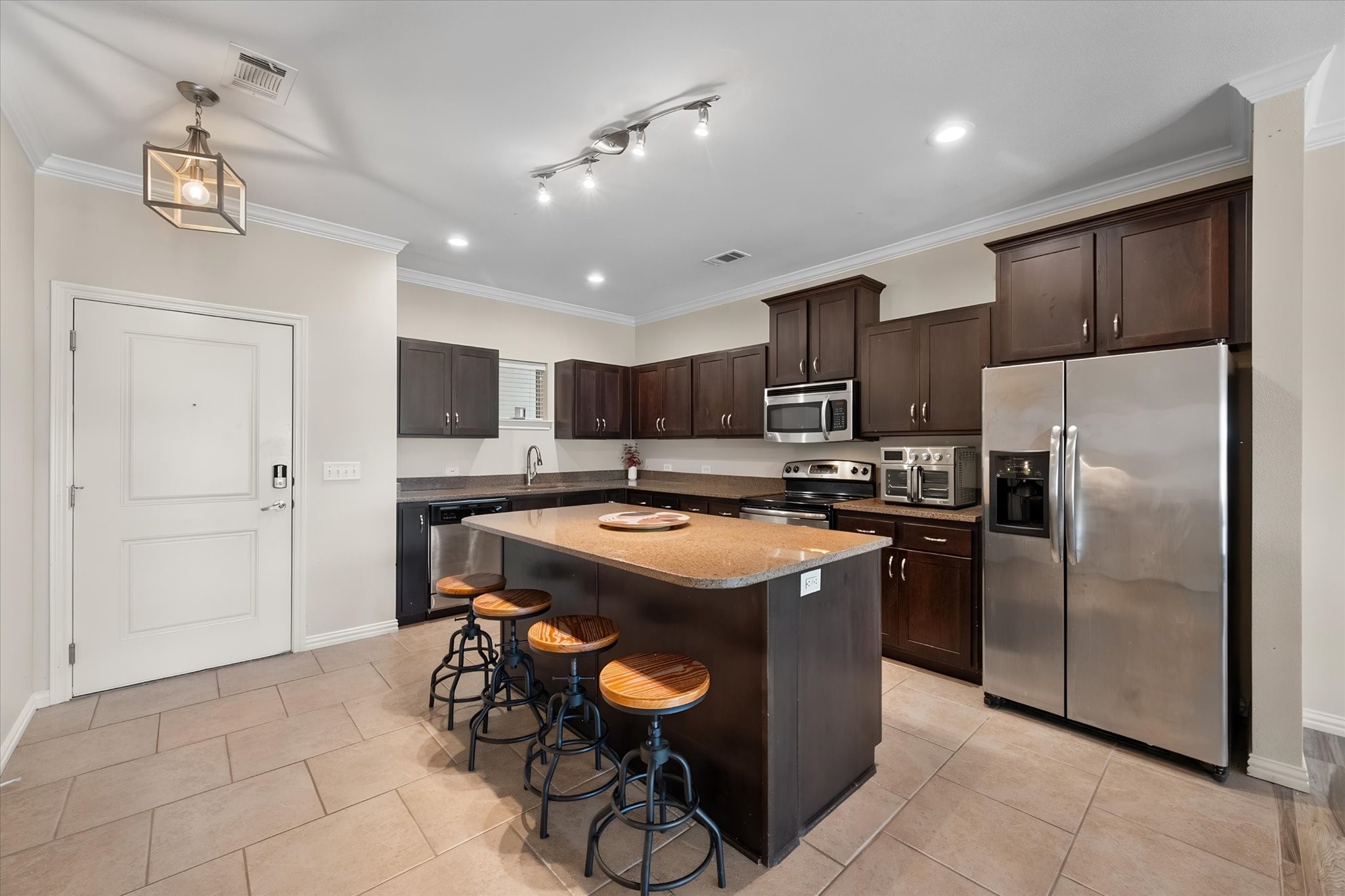 9900 Northshore Boulevard 3304