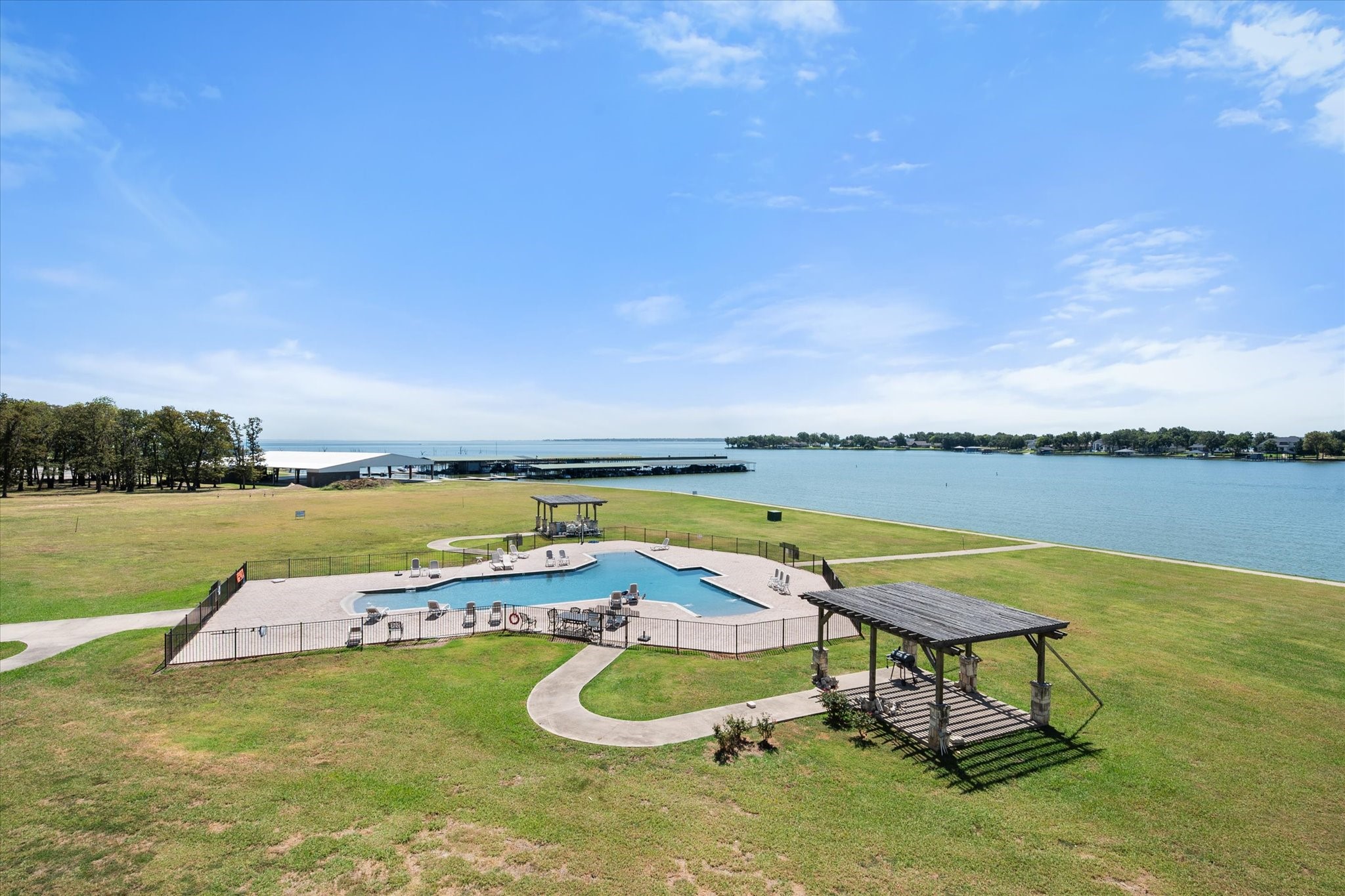 9900 Northshore Boulevard 3304