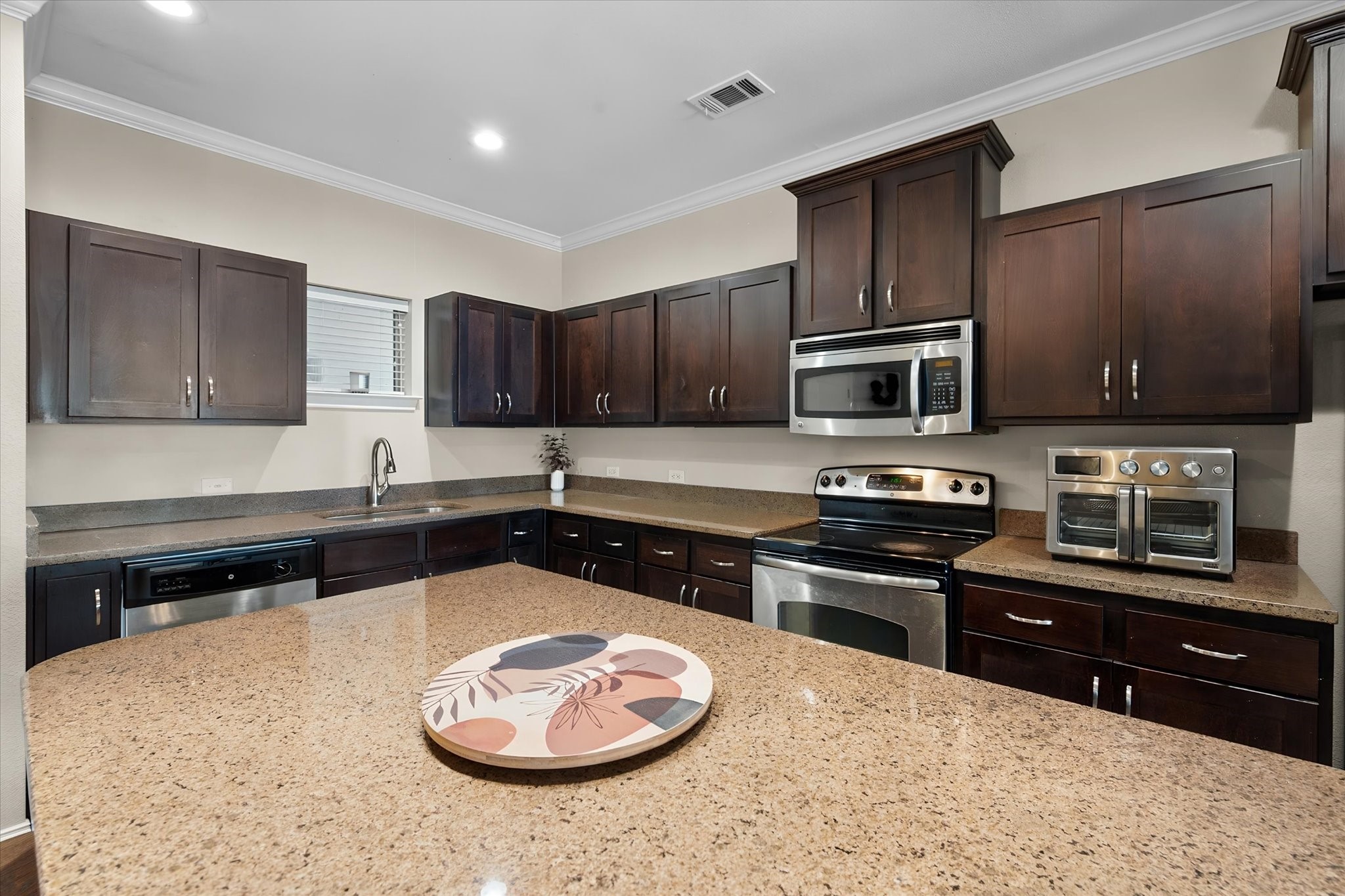 9900 Northshore Boulevard 3304