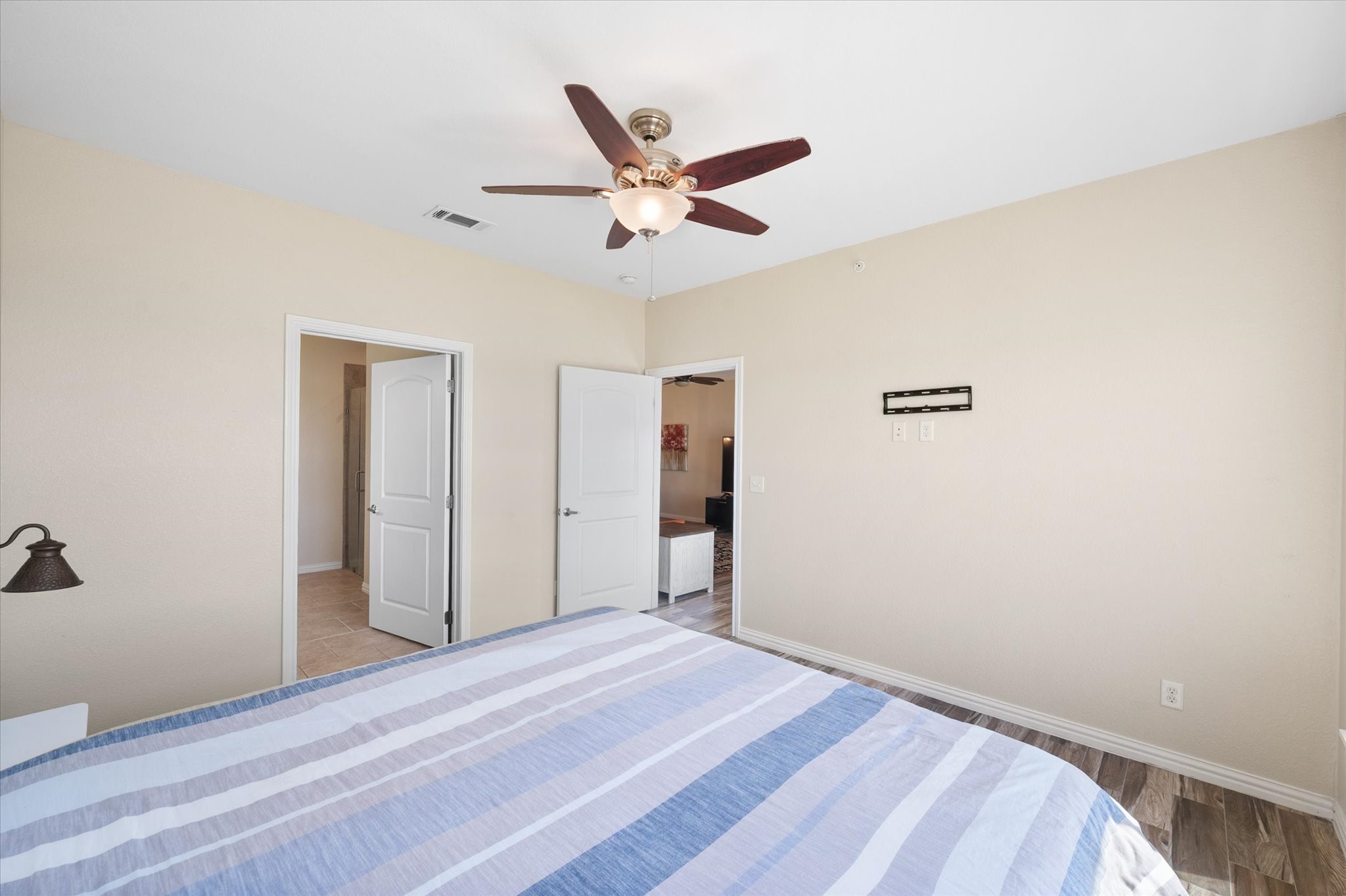 9900 Northshore Boulevard 3304